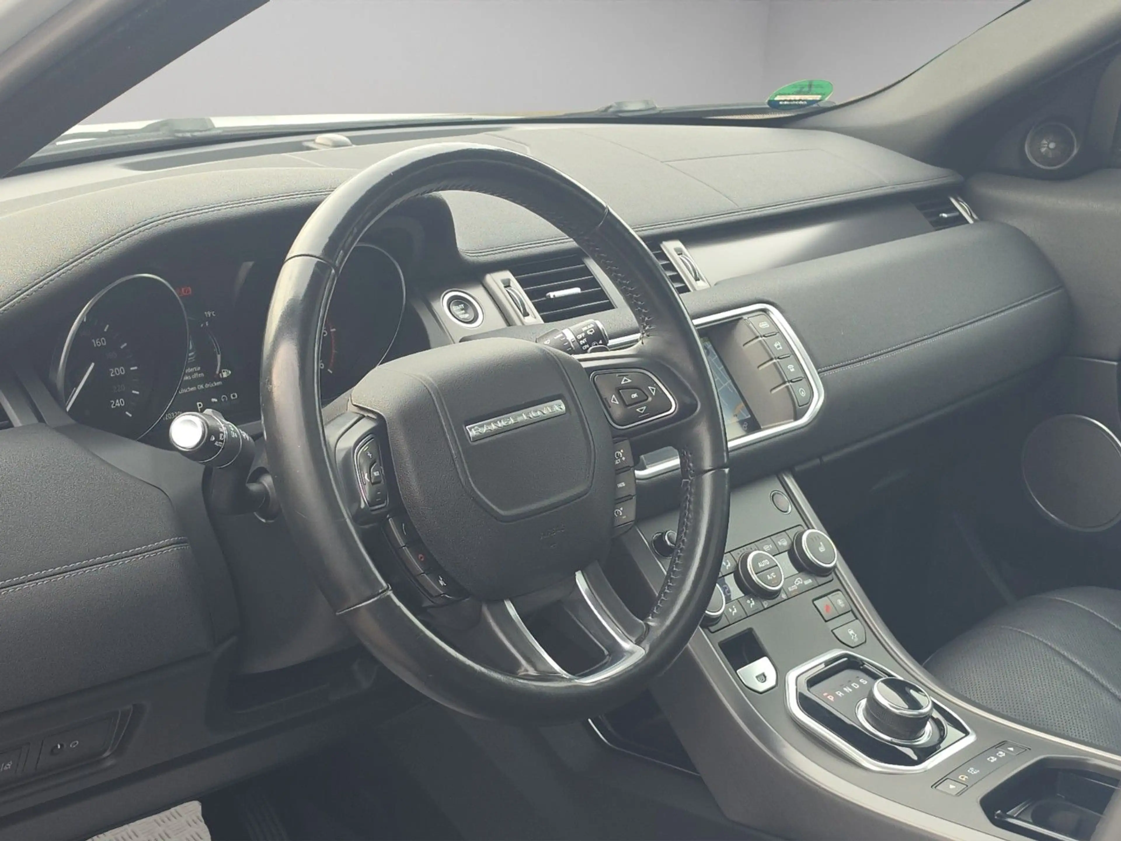 Land Rover Range Rover Evoque SE Dynamic — photo 10