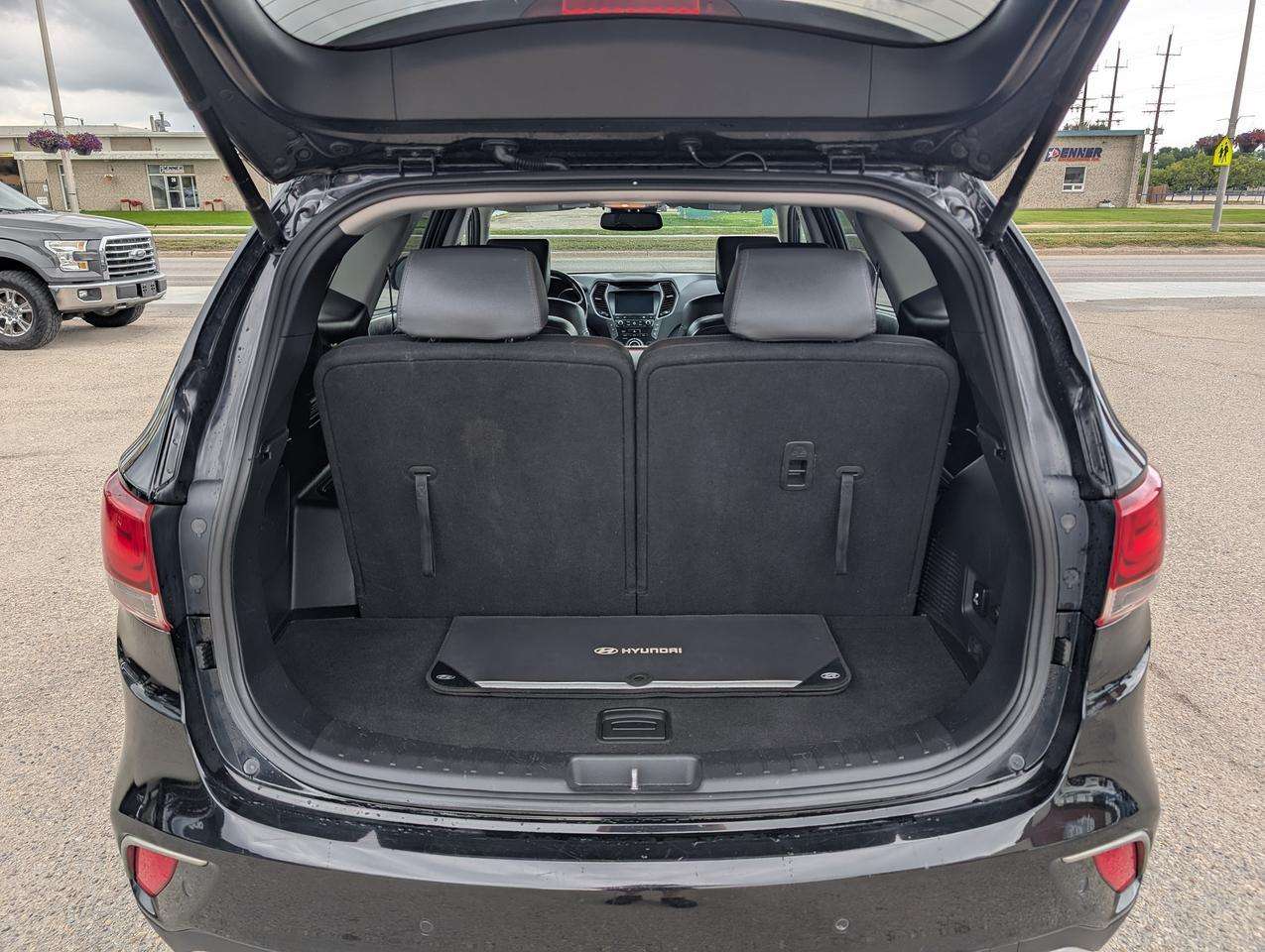 2017 Hyundai Santa Fe Ultimate | Leather | Cooled Seats | Panoramic Roof — снимка 1