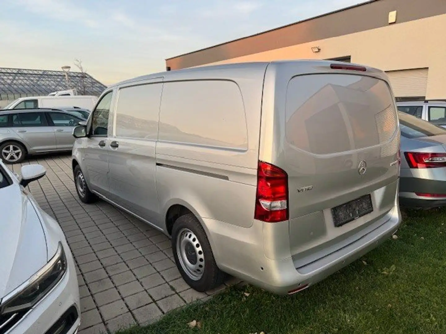 Mercedes-Benz Vito Kasten 116 CDI RWD lang Gris - 2