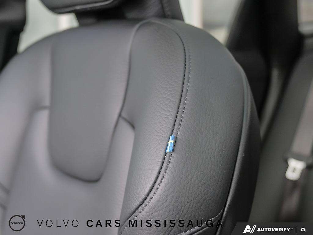2024 Volvo XC60 Plus Dark Excellent low mileage option thumb 23
