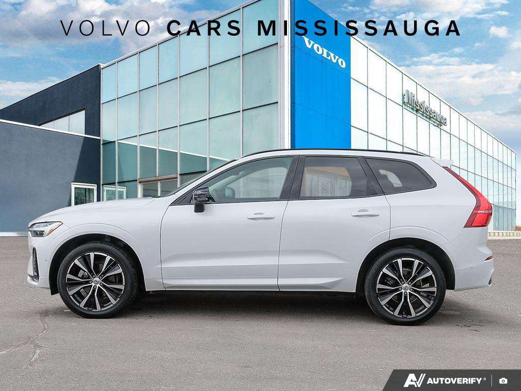 2024 Volvo XC60 Plus Dark Excellent low mileage option alt 3