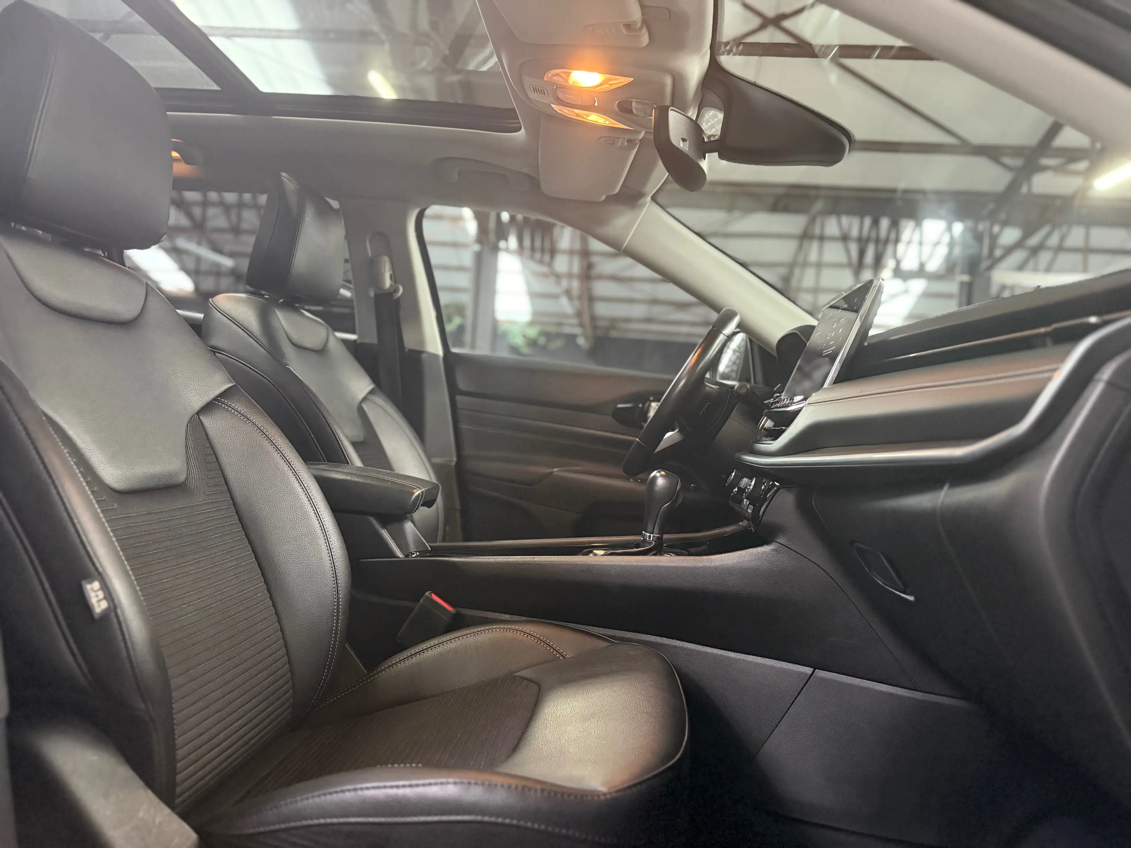 Jeep Compass 1.3 i Turbo 4x2 * NEW MODEL * COCKPIT * PANO * GPS * CAMERA * — photo 12