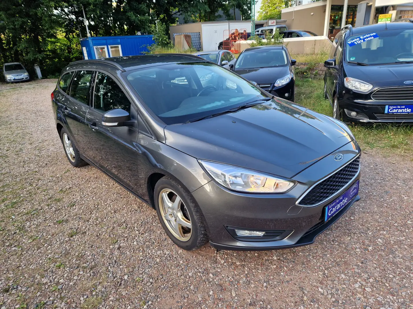 Ford Focus Klima 90Tkm Navi Sitzhzg AHK Tempom PDC Alu Grau - 2