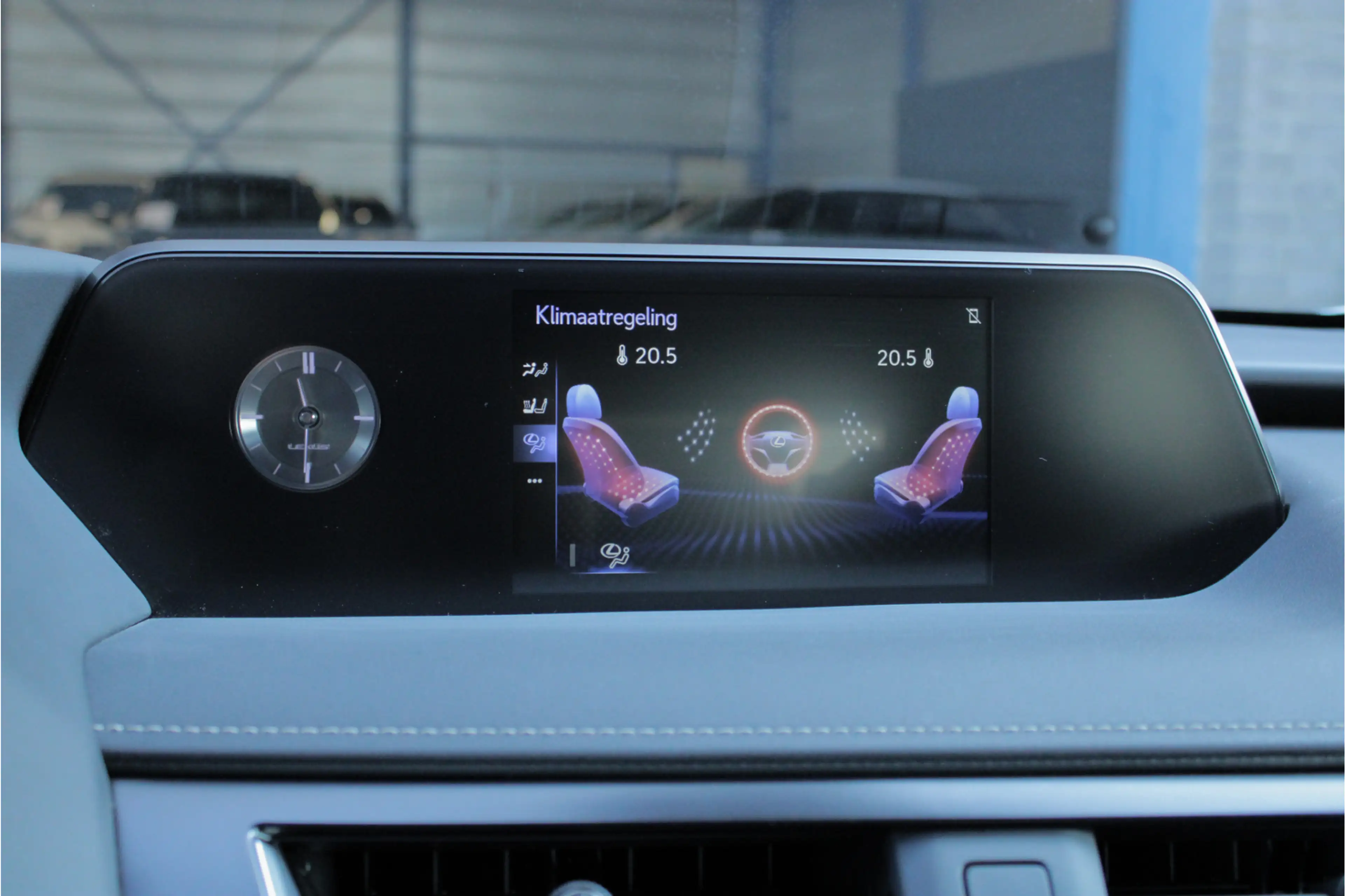 Lexus UX 250h Business Line — photo 10