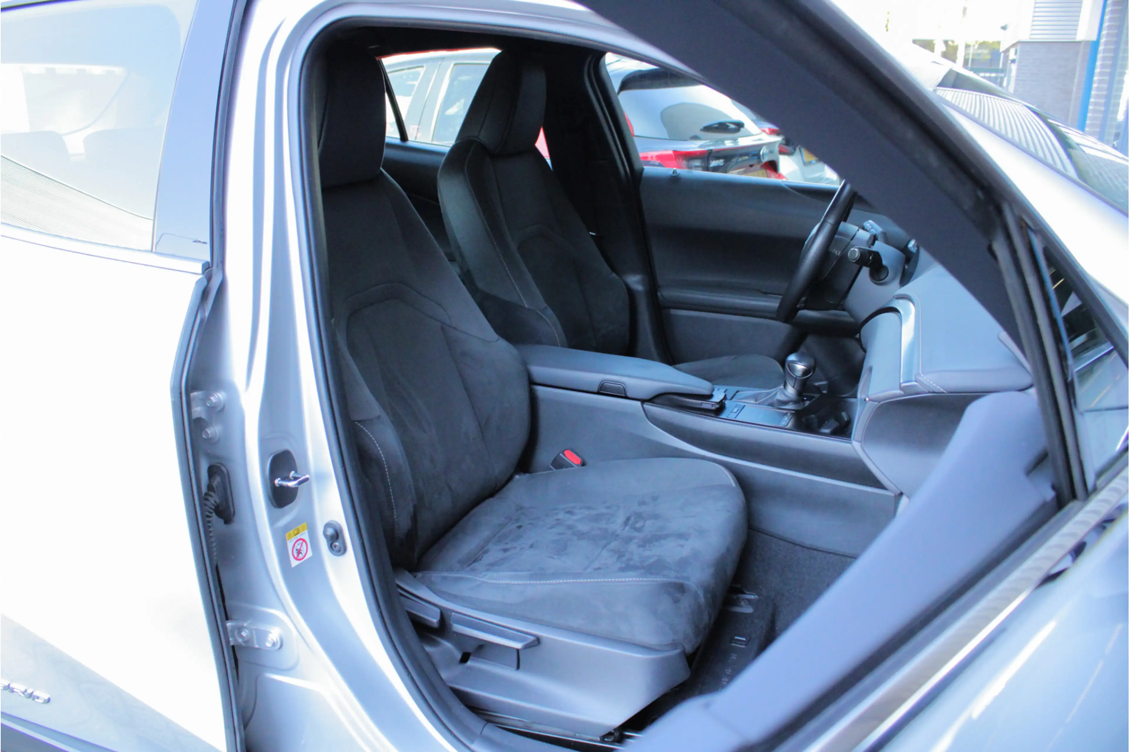 Lexus UX 250h Business Line — photo 5