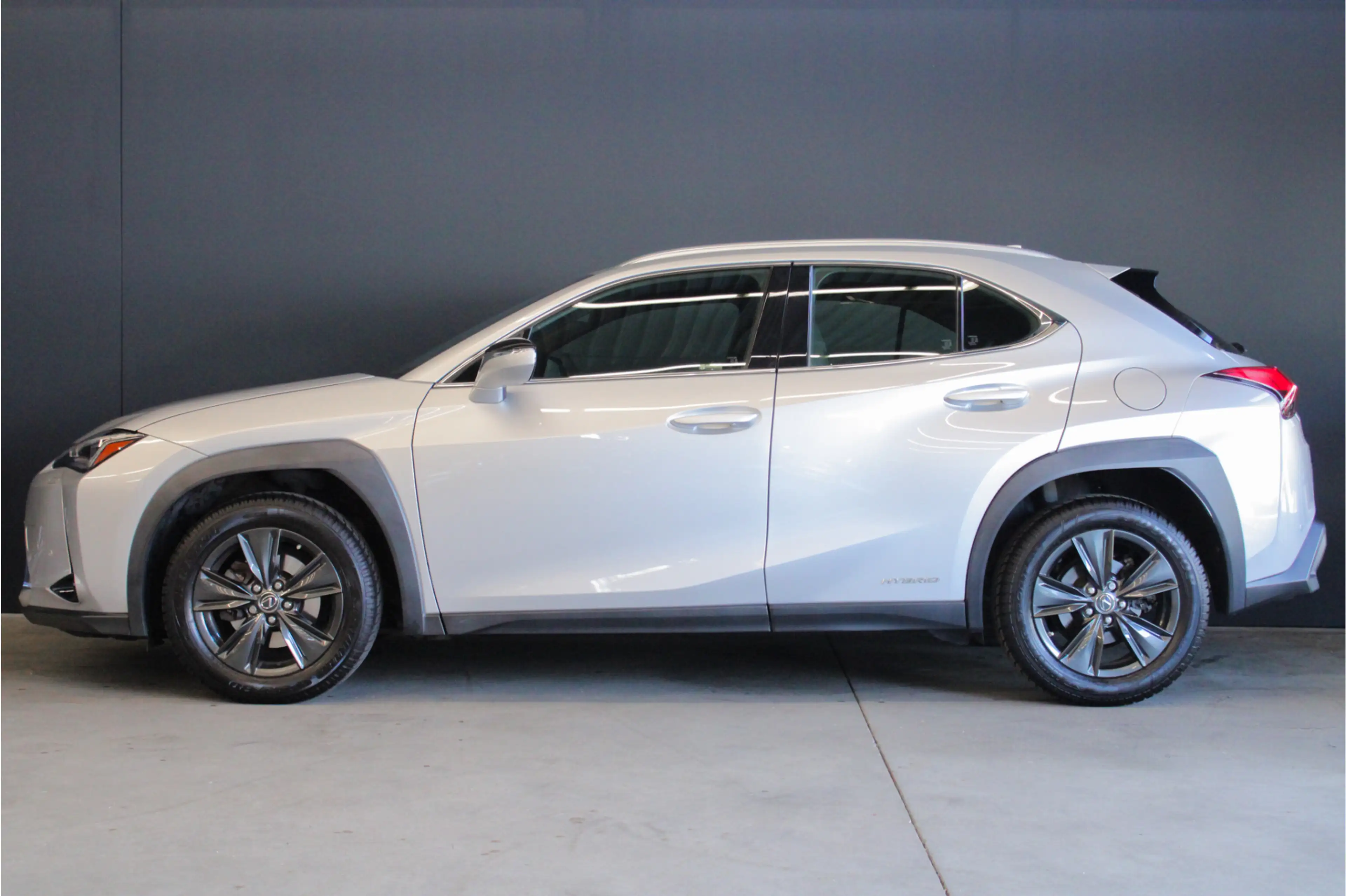 Lexus UX 250h Business Line — photo 19