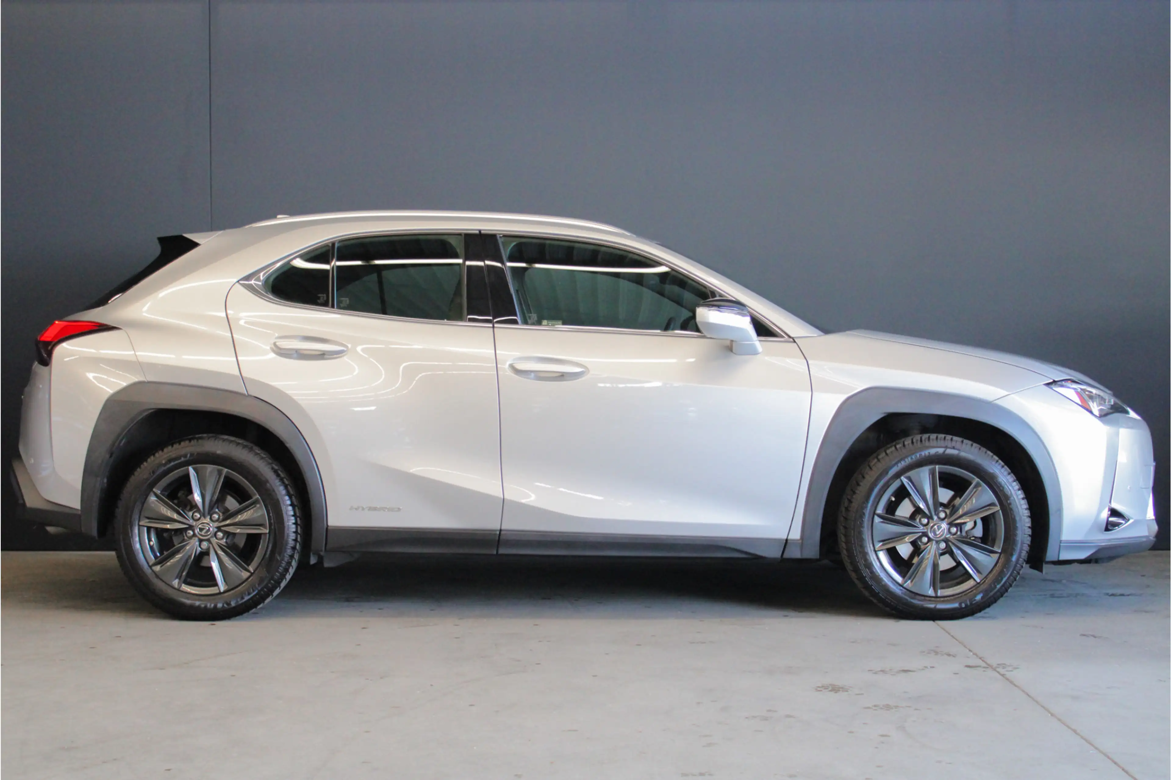 Lexus UX 250h Business Line — photo 15