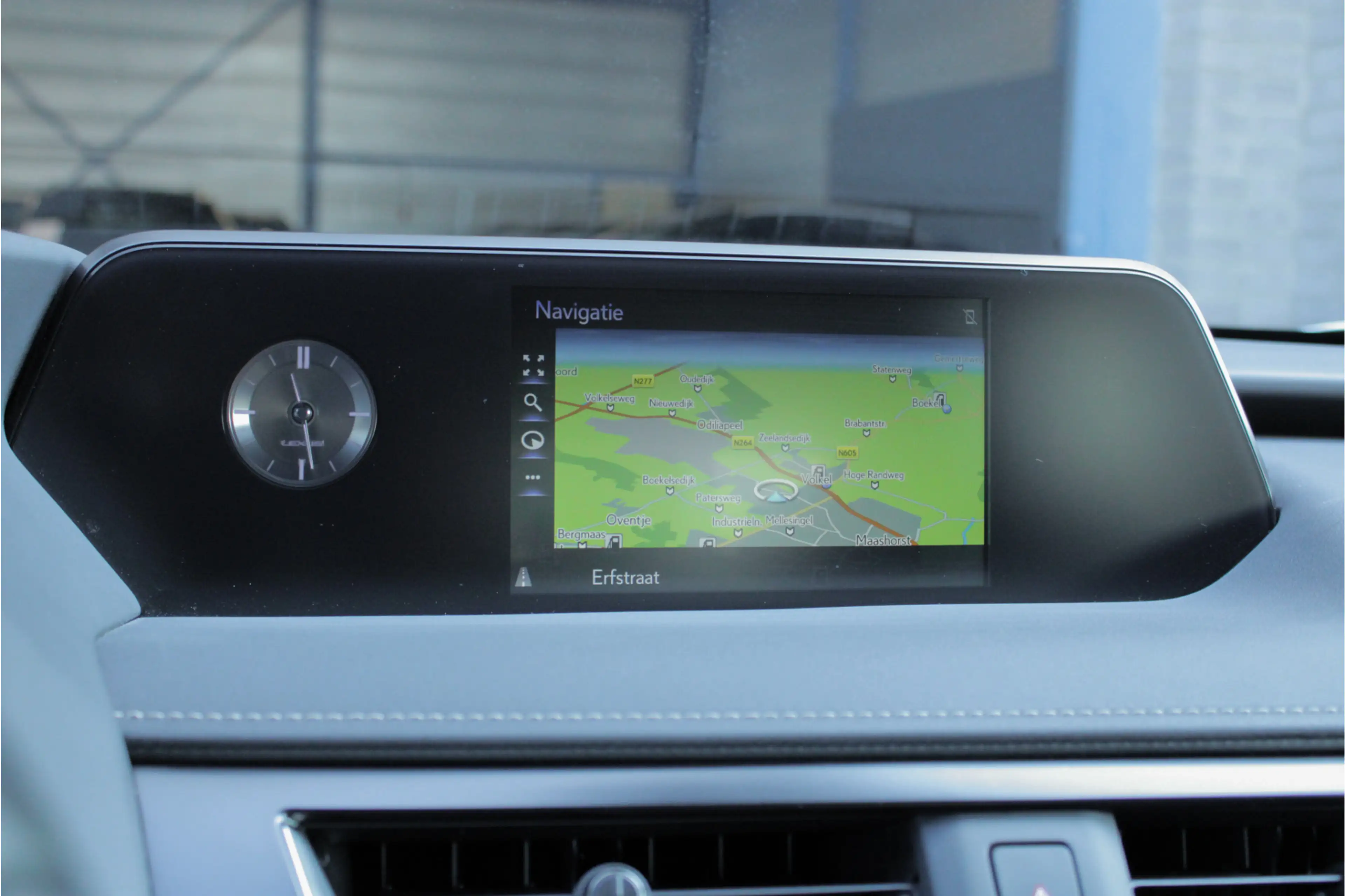 Lexus UX 250h Business Line — photo 33