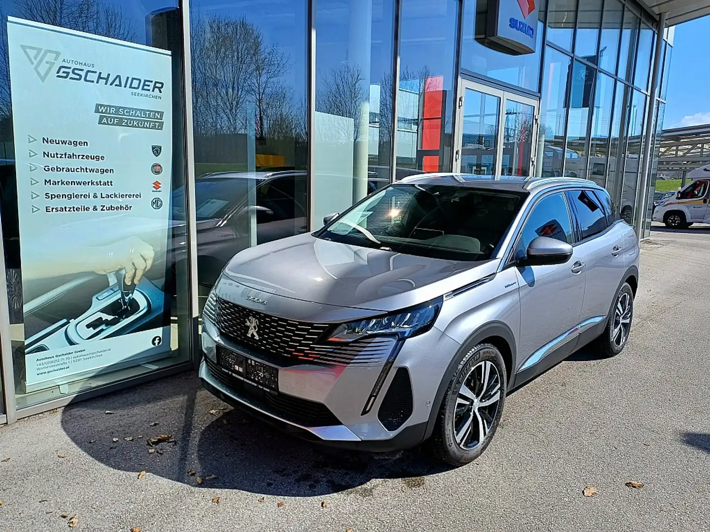 Peugeot 3008 Hybrid 300 e-EAT8 Allure Pack Aut. Grau - 2