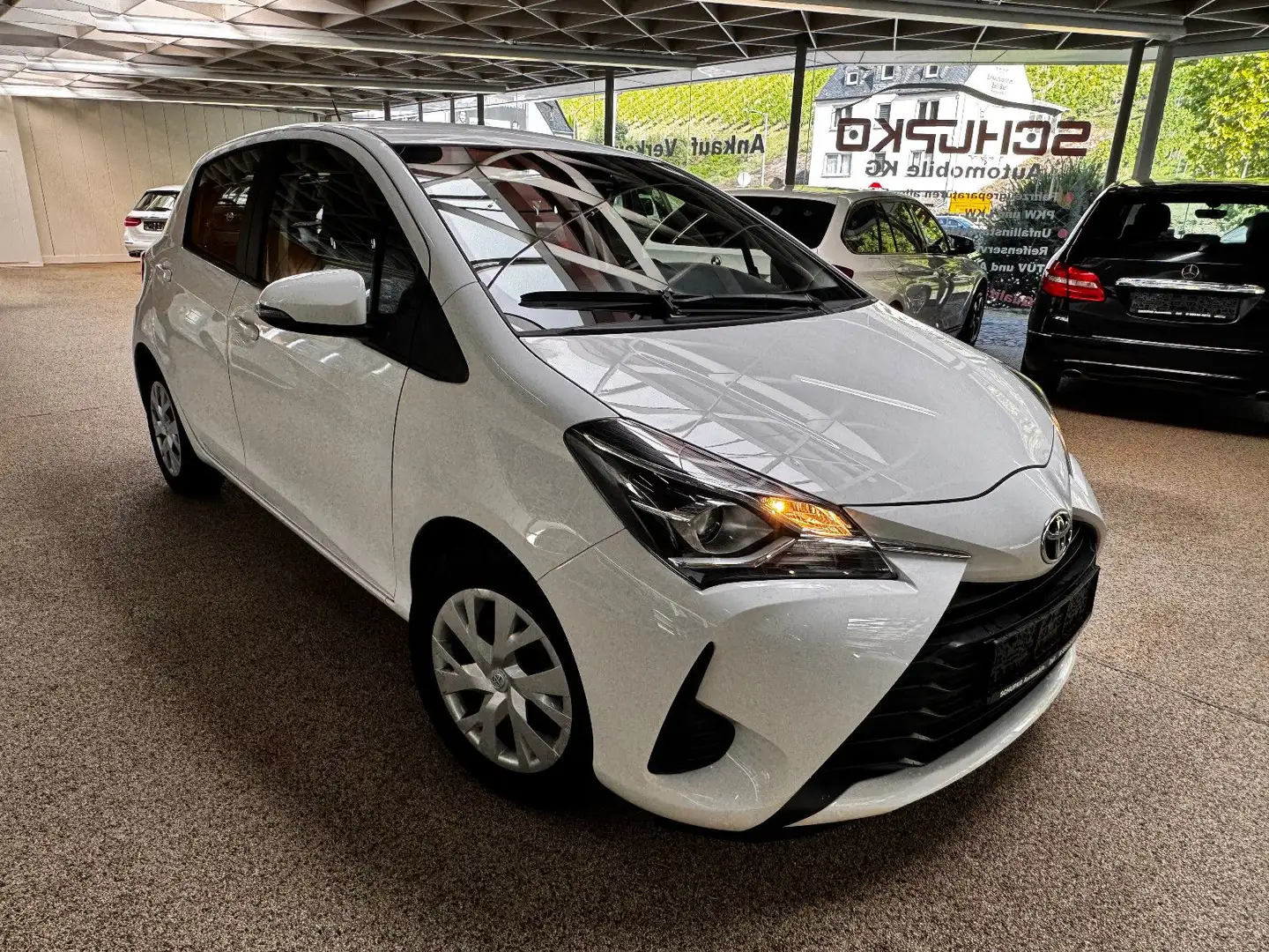 Toyota Yaris Comfort Kamera Bluetooth Weiß - 1