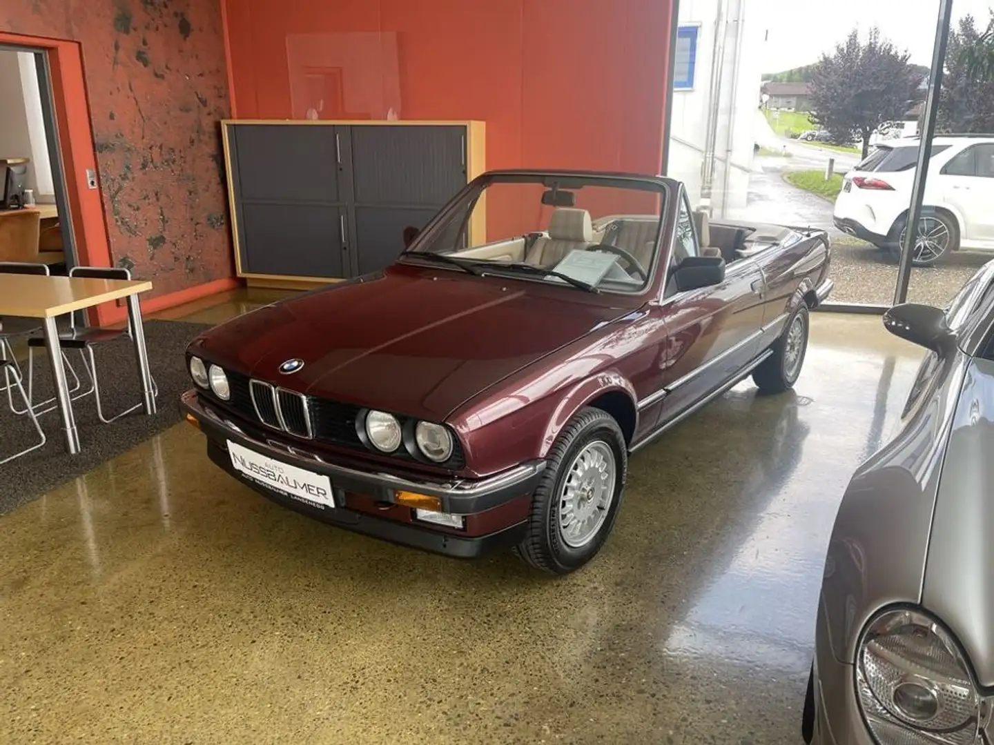 BMW 320 i Cabrio Sportsitze Nebelscheinwerfer Rot - 1