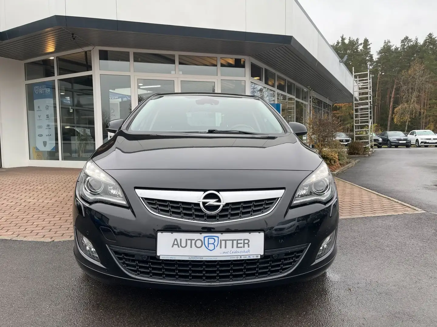 Opel Astra J 1.6 Turbo Sport OPC-Line Xenon+SHZ Zwart - 2