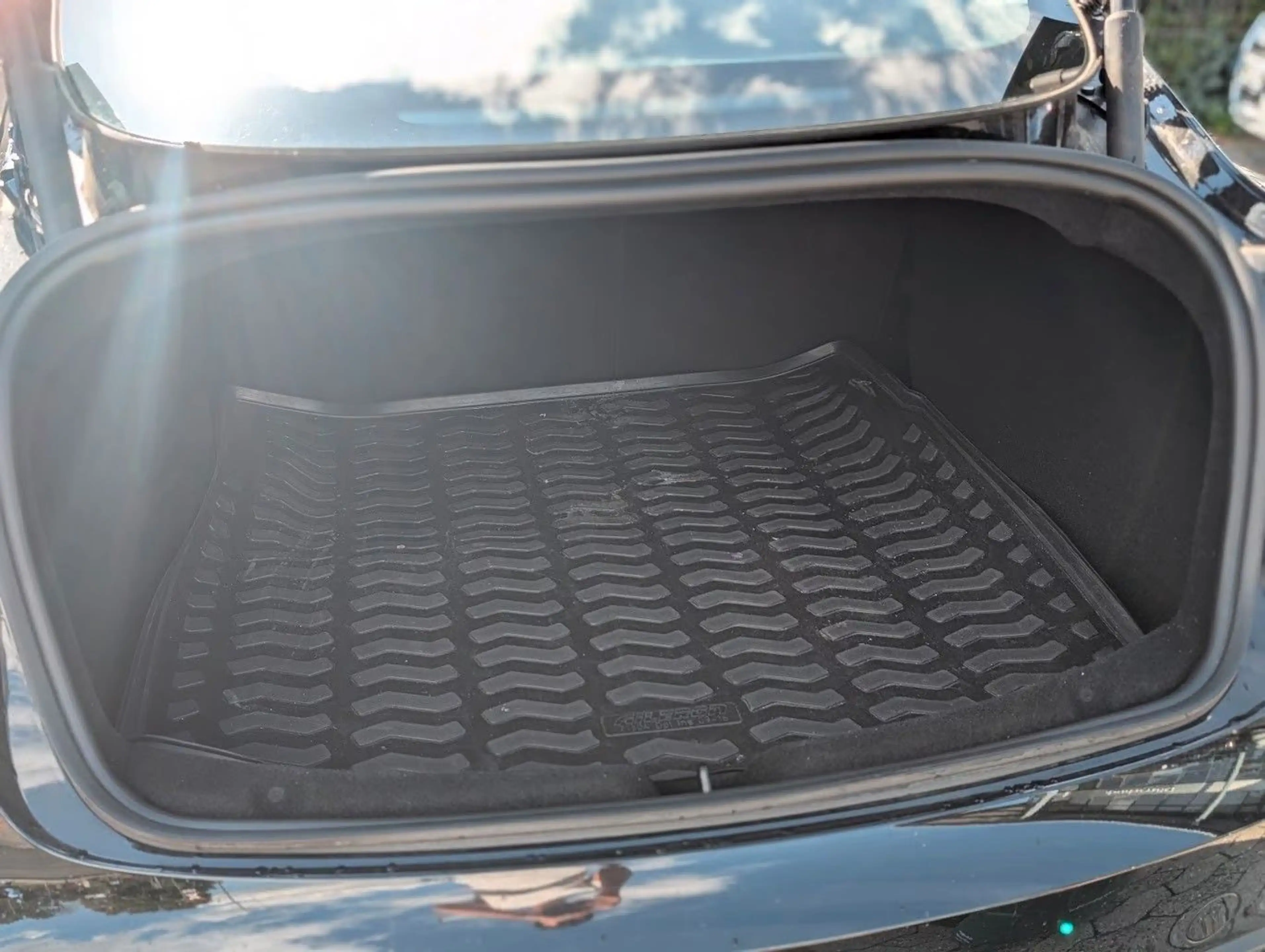 Tesla Model 3 Ambiente. Glasdach. LED — photo 14