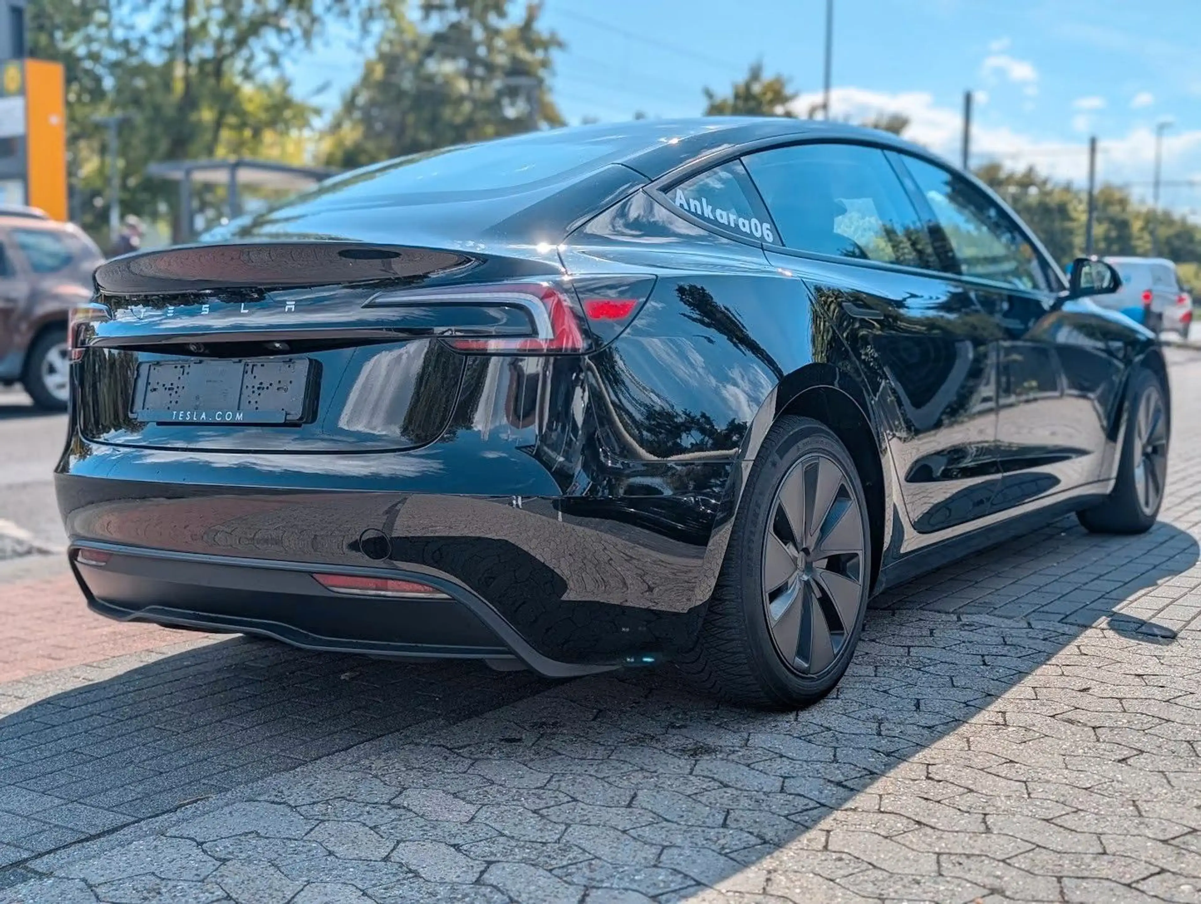 Tesla Model 3 Ambiente. Glasdach. LED — photo 4