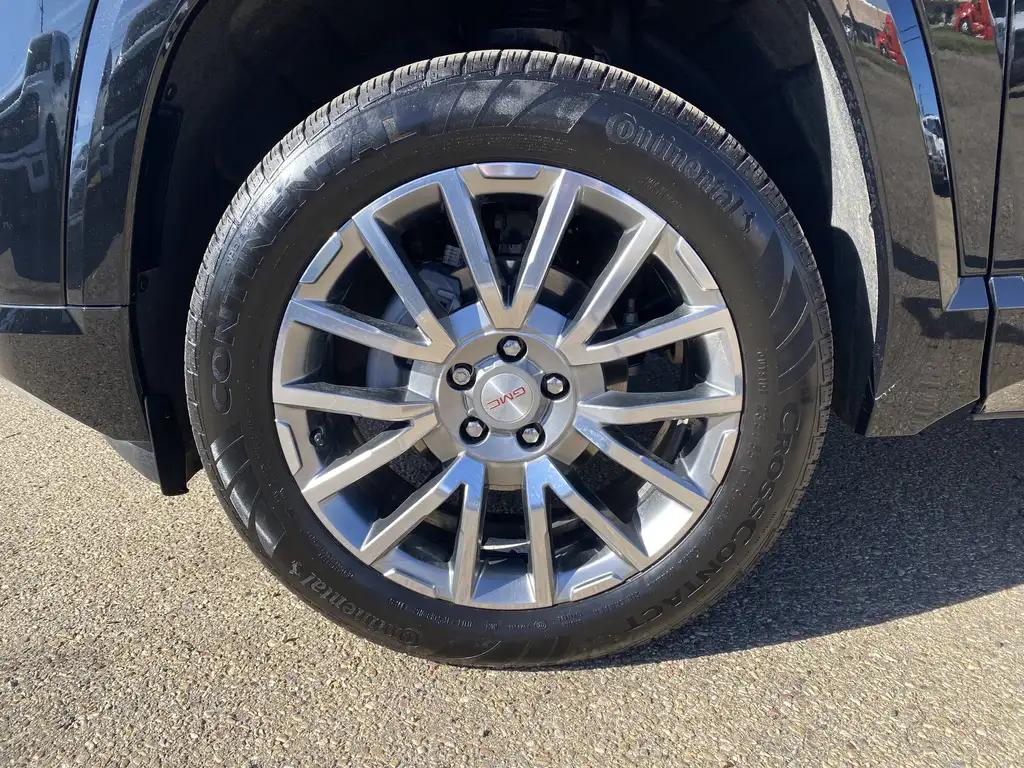 2026 GMC Terrain Denali | MoonRoof | Rear Cam | Parking Sensors — photo 3