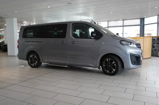 Opel Zafira Life view 7