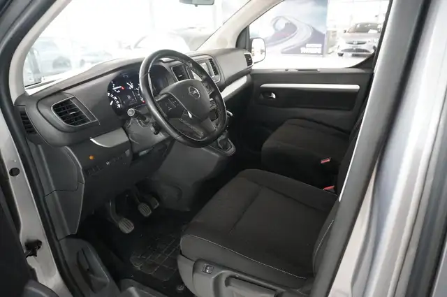 Opel Zafira Life view 12