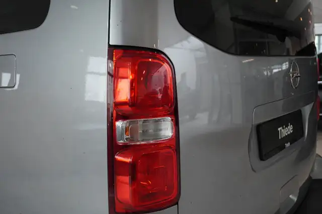 Opel Zafira Life view 10