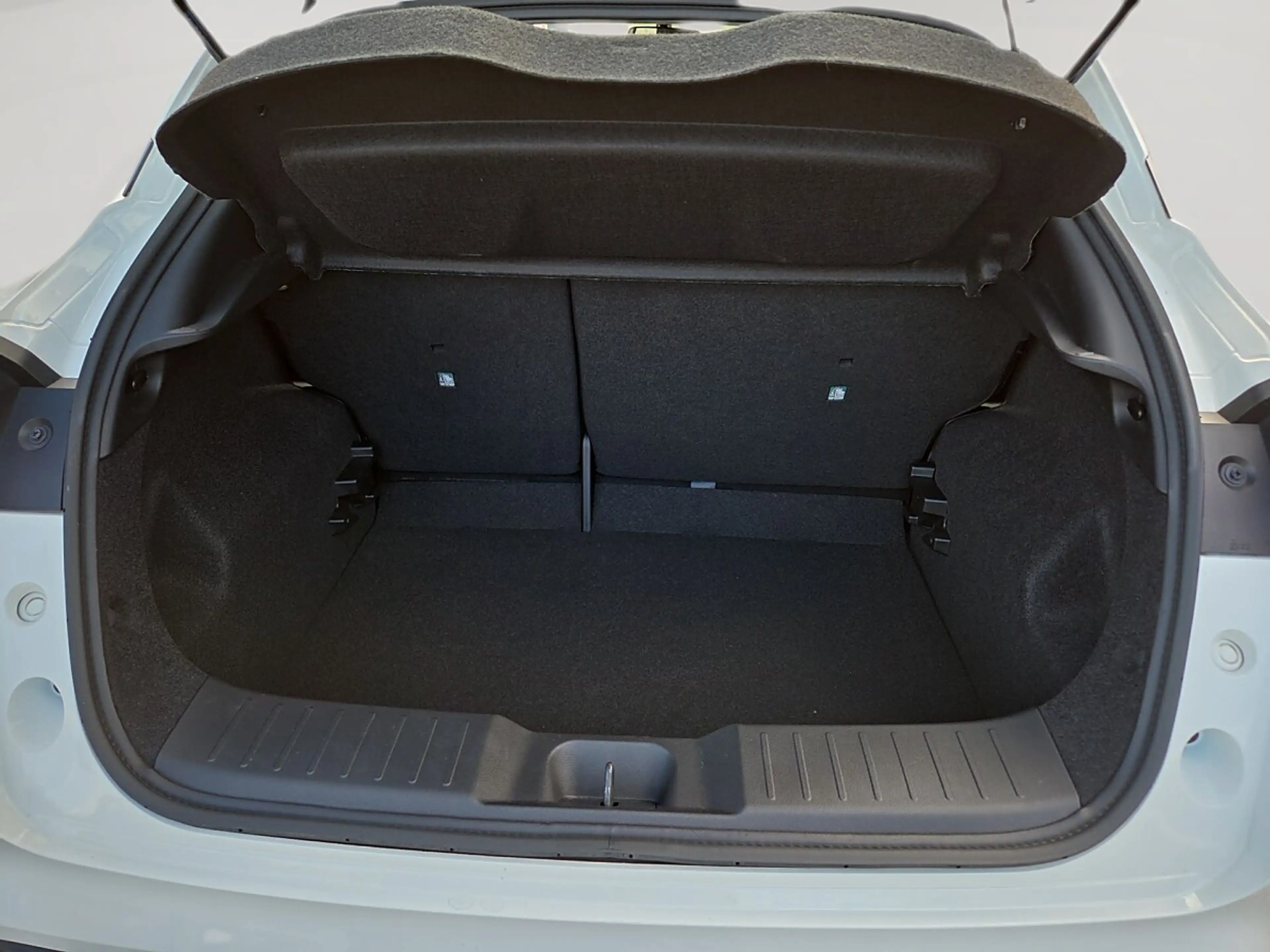 Nissan Juke 1,0 DIG-T N-Connecta — photo 10