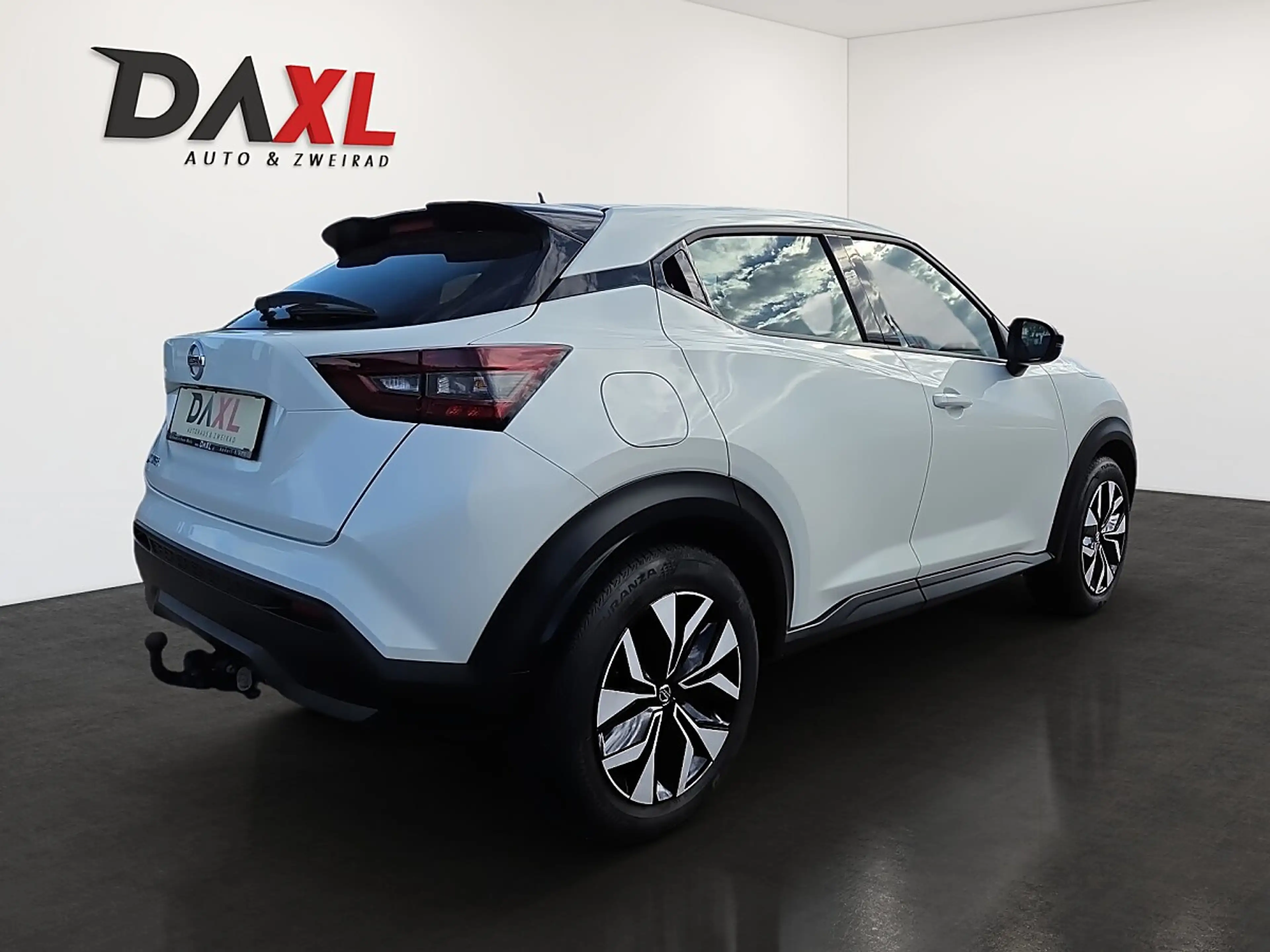 Nissan Juke 1,0 DIG-T N-Connecta — photo 5
