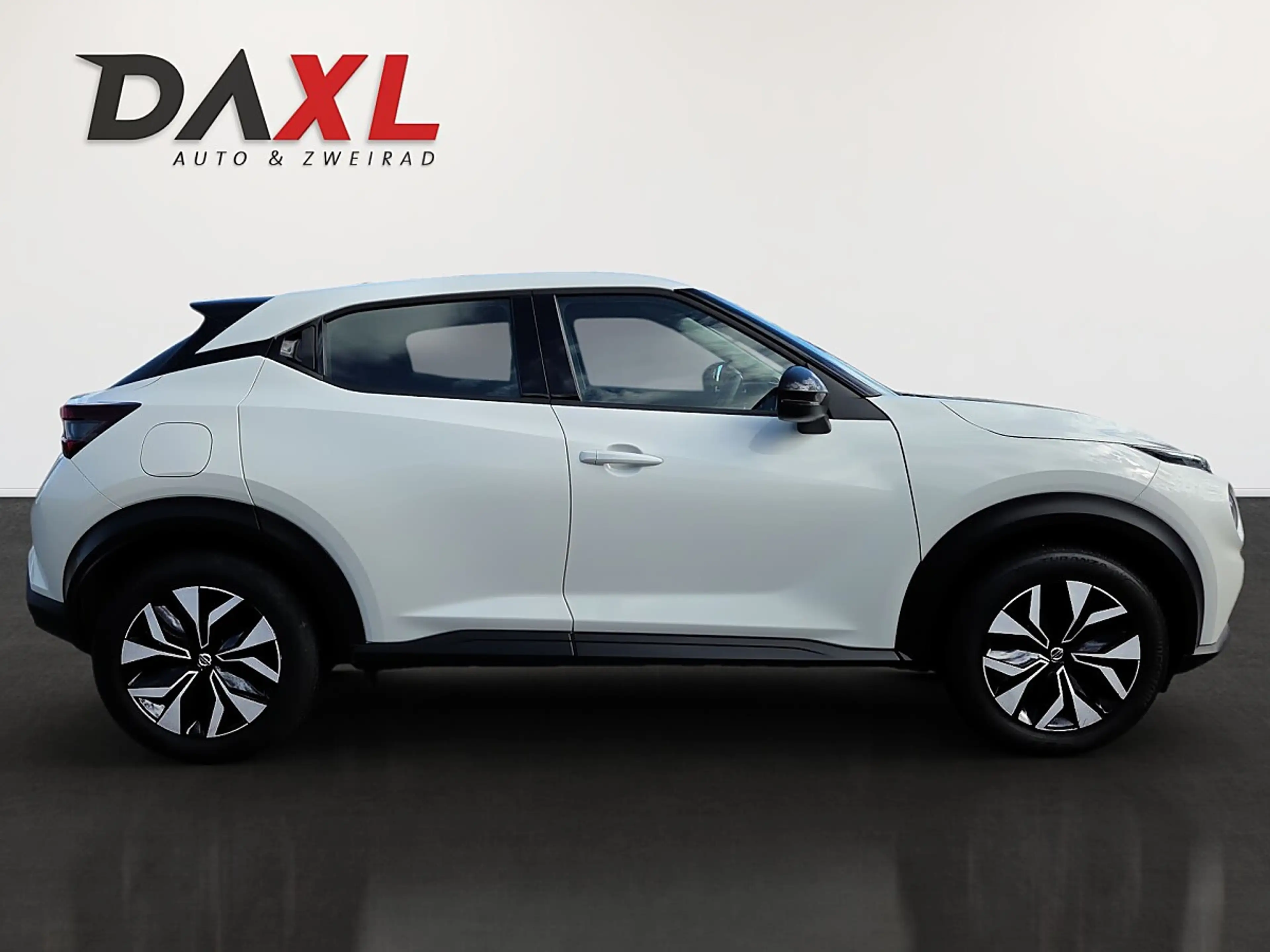 Nissan Juke 1,0 DIG-T N-Connecta — photo 4
