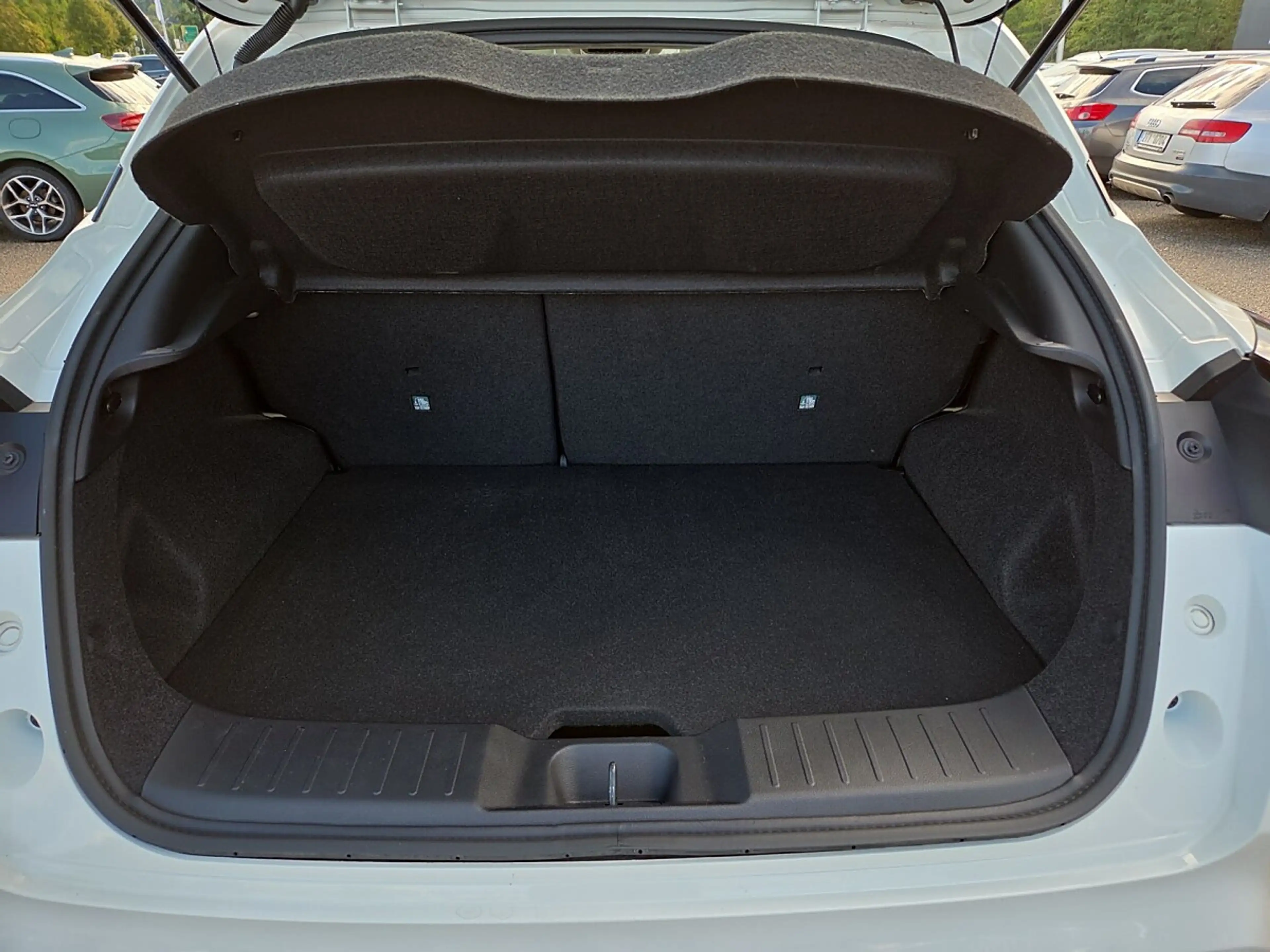 Nissan Juke 1,0 DIG-T N-Connecta — photo 9