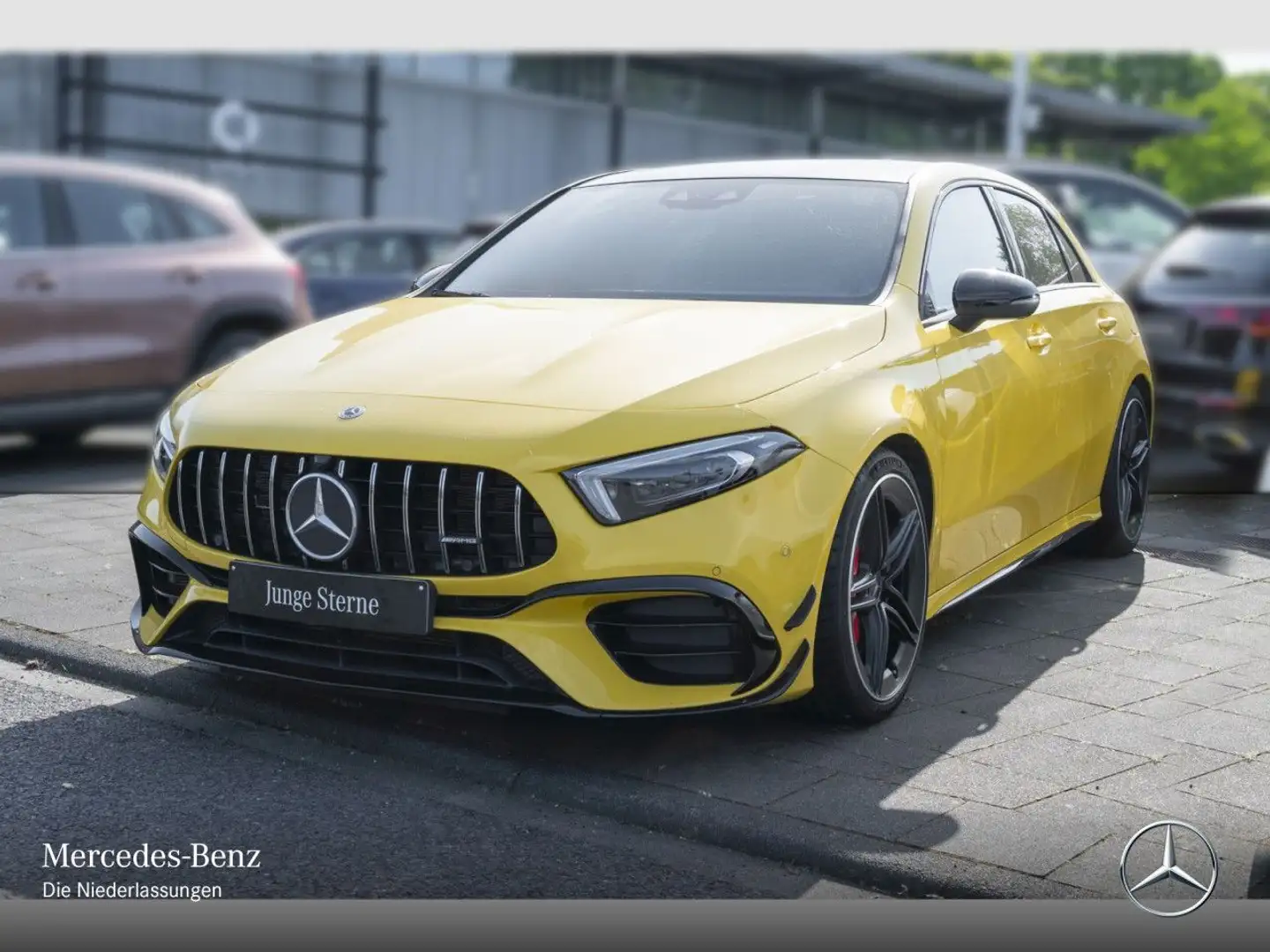 Mercedes-Benz A 45 AMG A 45 S 4M Kompakt PANO+MULTIBEAM+KAMERA+19"+TOTW Jaune - 2