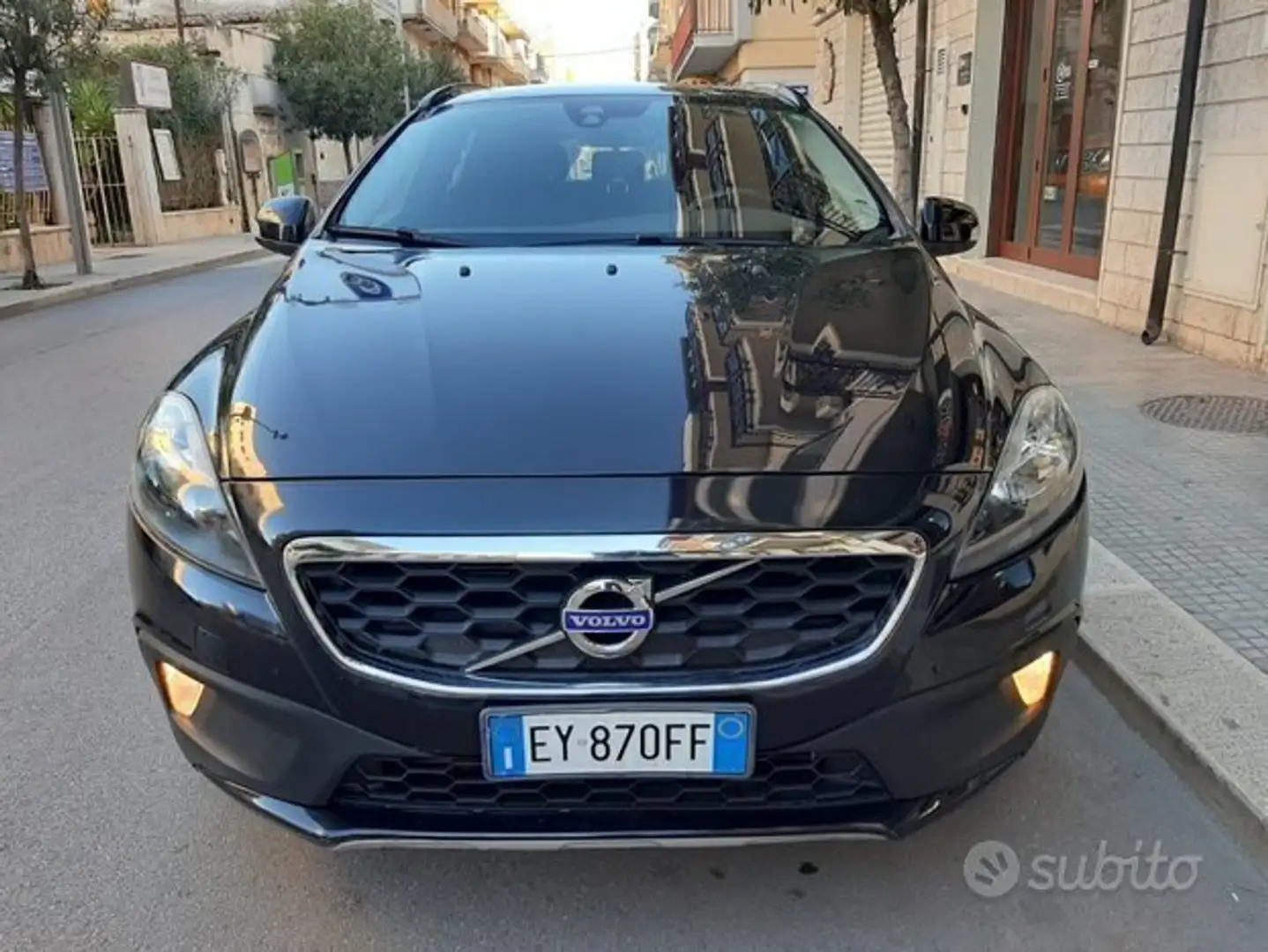 Volvo V40 Cross Country D2 1.6 DIESEL 114CV Noir - 2