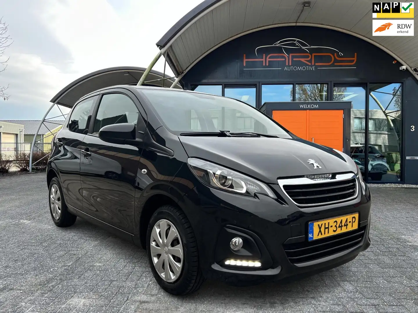 Peugeot 108 1.0 e-VTi Active Airco Bluetooth Rijklaarprijs inc Zwart - 1