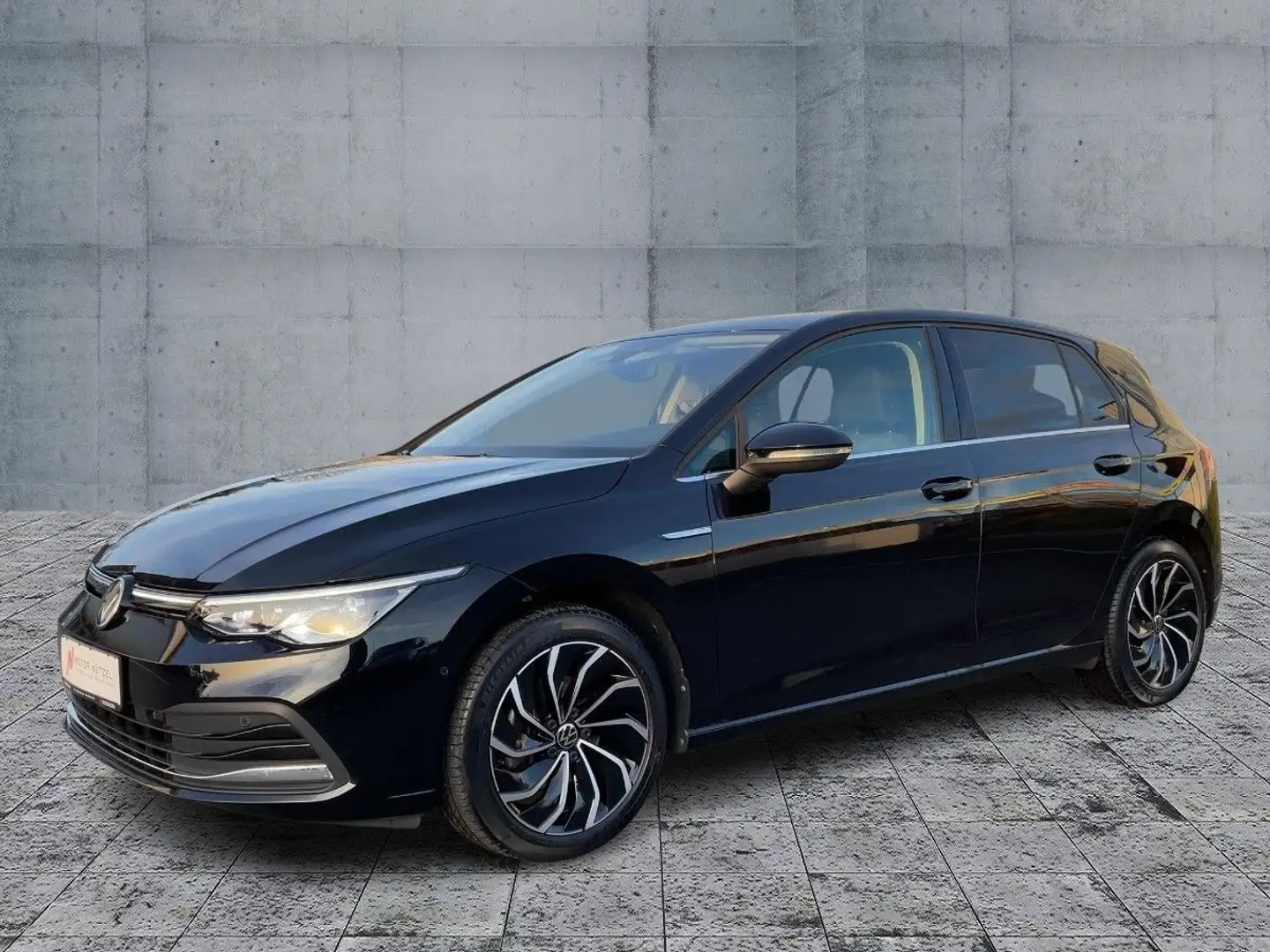 Volkswagen Golf VIII 1.5 TSI STYLE LED+NAVI+APP+SHZ+PLA+17" Schwarz - 2