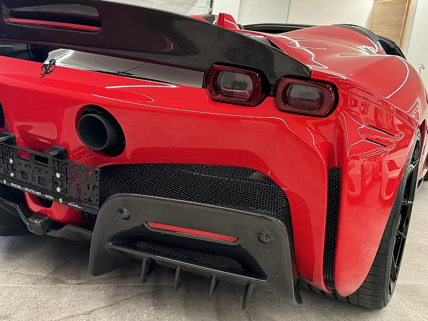 Ferrari SF90 Spider 1of 1 Novitec Netto 619.990€ Carbon Voll crvena - 2