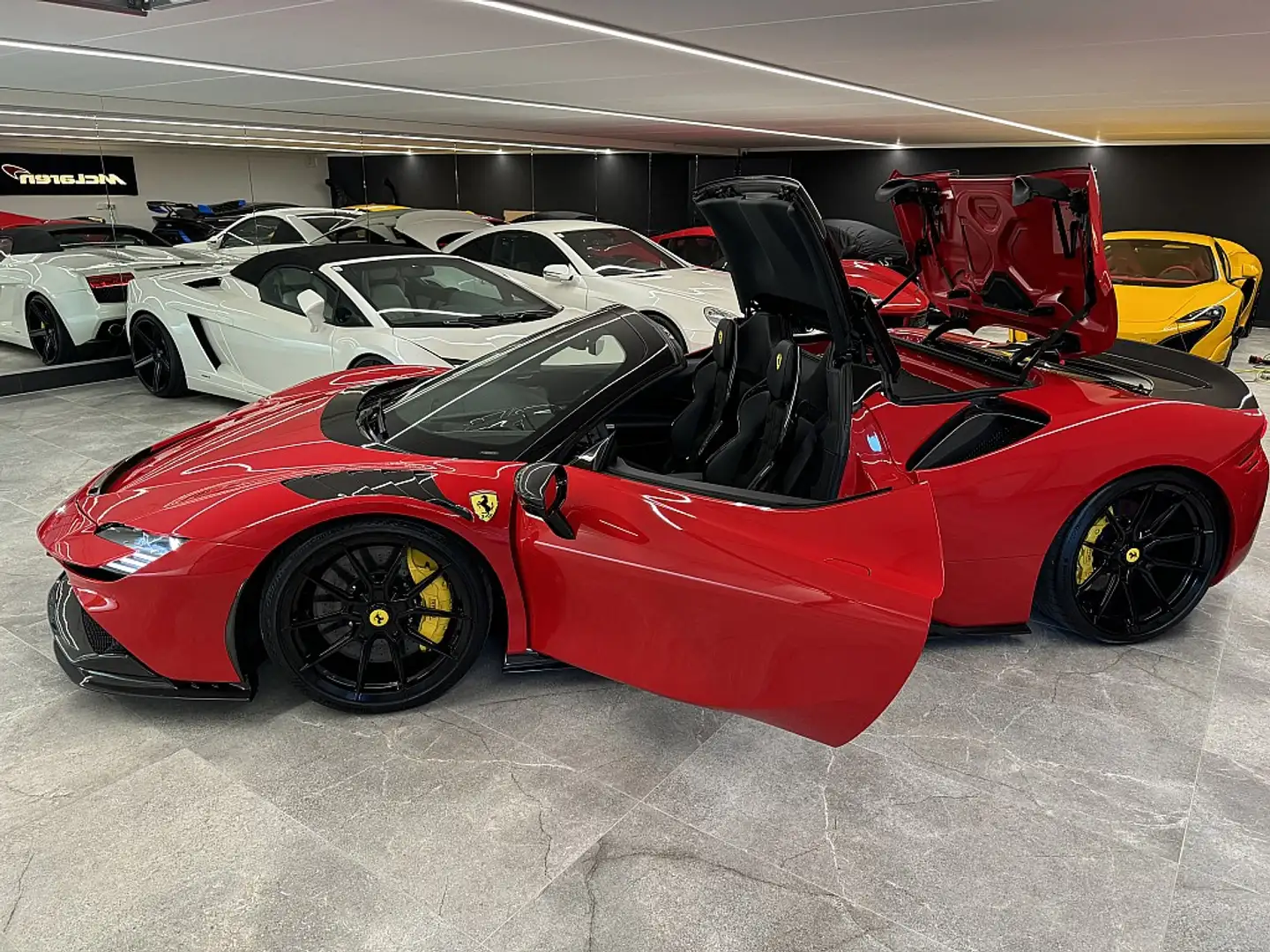 Ferrari SF90 Spider 1of 1 Novitec Netto 619.990€ Carbon Voll crvena - 1