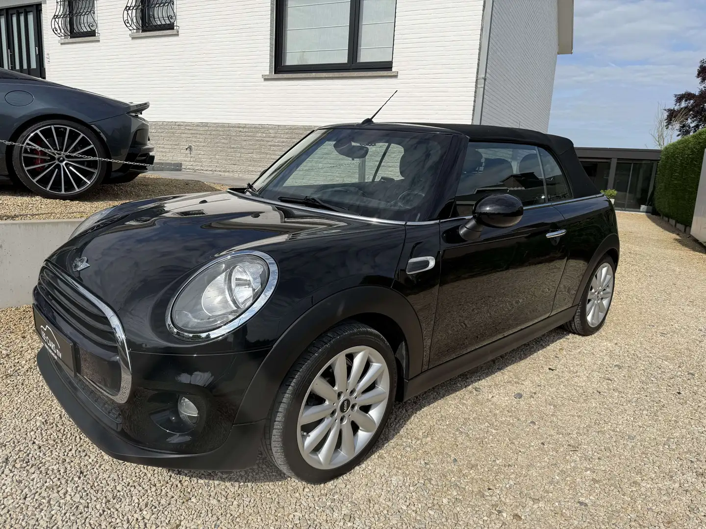 MINI Cooper Cabrio Cabriolet 1.5 NAVIGATIE,TEMPOMAT,17,VERW.ZET, Zwart - 1