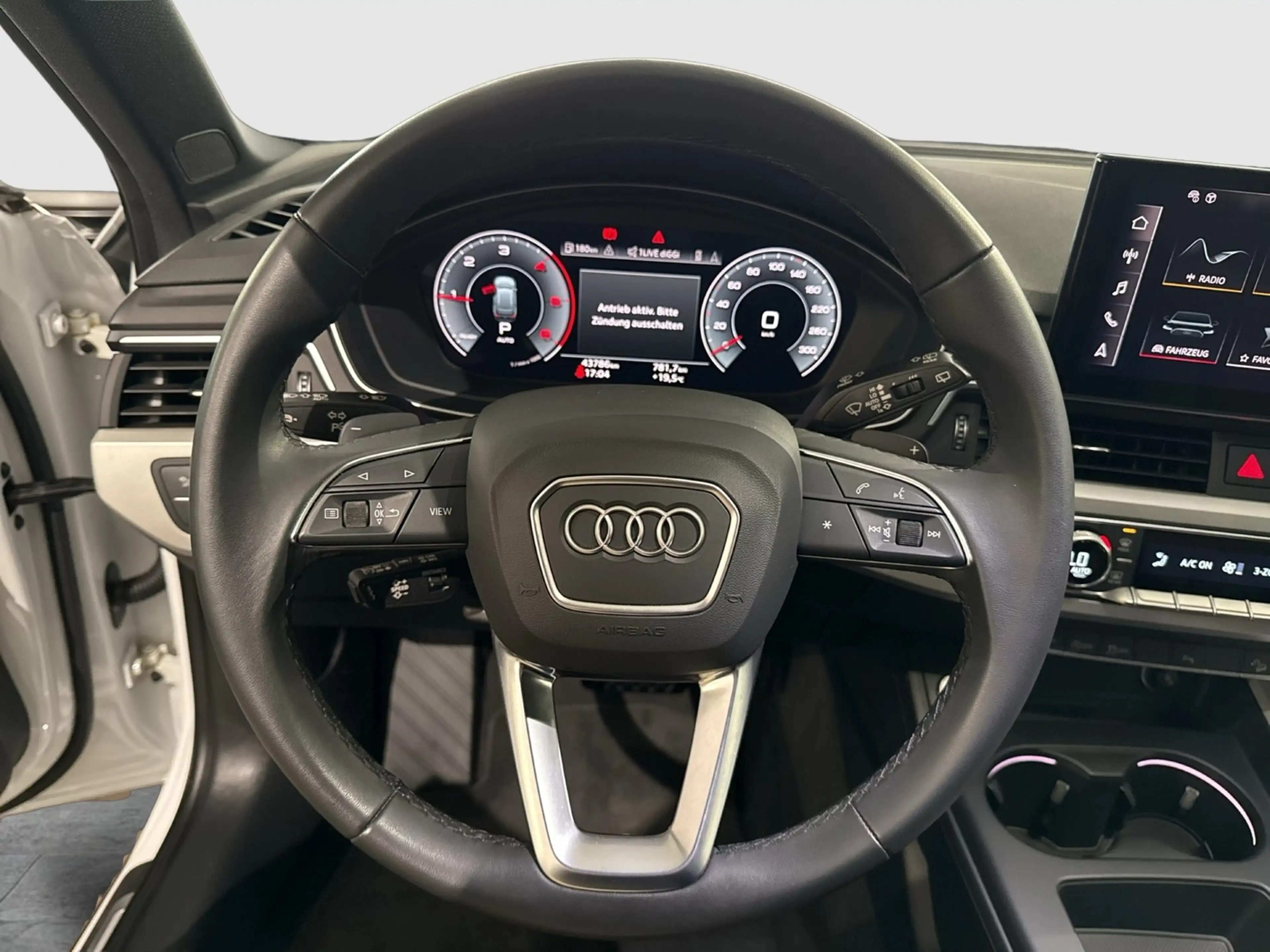 Audi A4 allroad 50 Qu. PANO STANDHZ. AHK B&O LM19 — photo 13