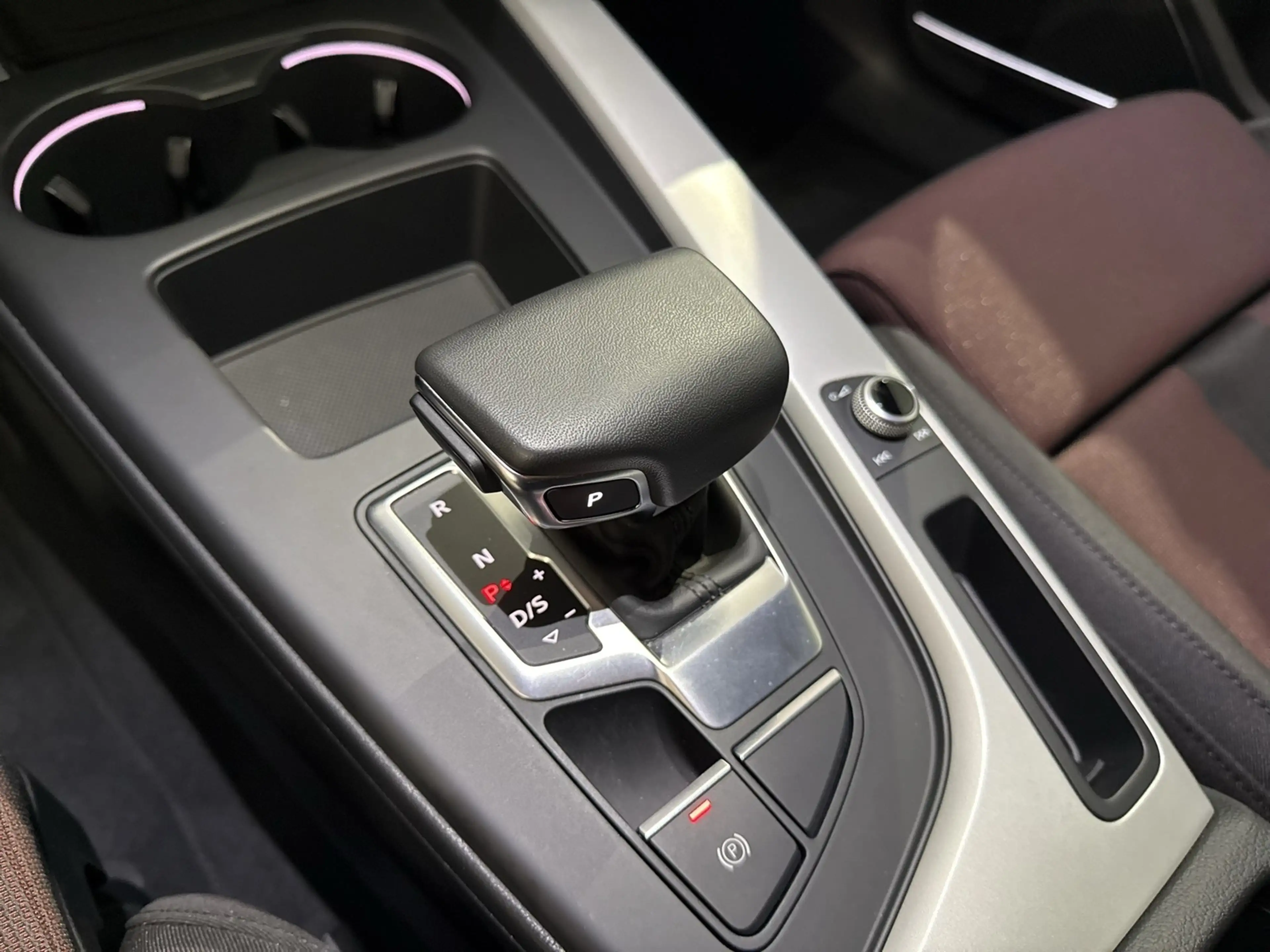 Audi A4 allroad 50 Qu. PANO STANDHZ. AHK B&O LM19 — photo 10