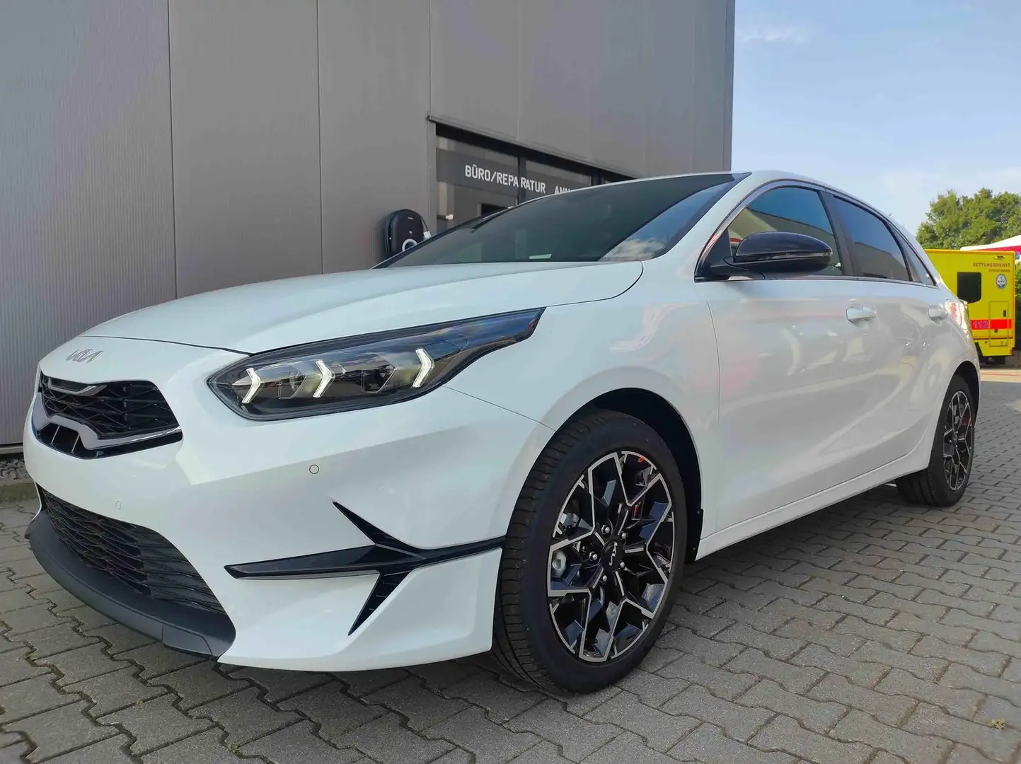 Kia Ceed / cee'd Edition 30 1.5 Edition30*LED*Navi*Shzg*Lhzg*PDC... Weiß - 1