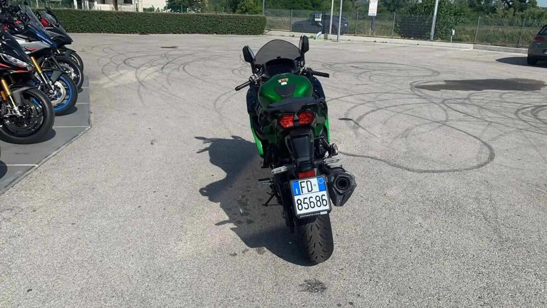 Kawasaki Ninja H2 SX - 2