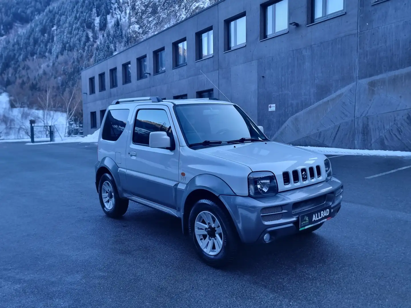 Suzuki Jimny Jimny 1,3 VX Joy**1.HAND**ROSTFREI**KLIMA** Weiß - 2