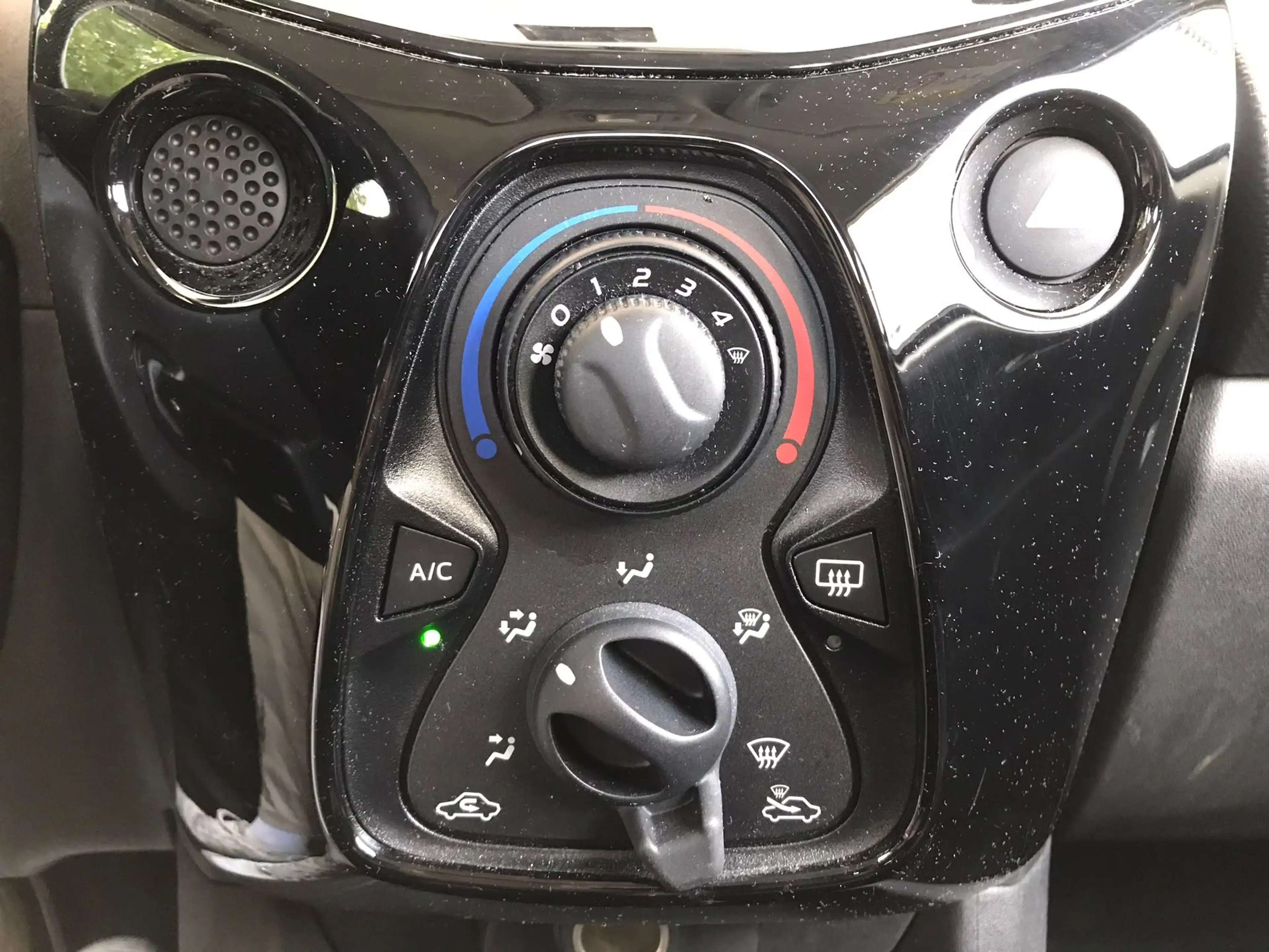 Citroen C1 1.0 VTi Shine Achteruitrijcamera — photo 12