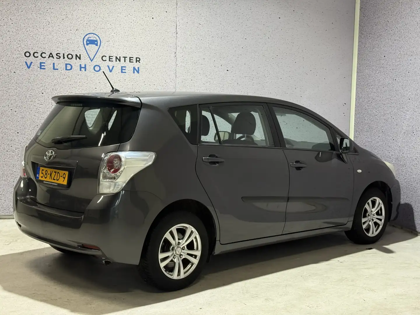 Toyota Verso 1.8 VVT-i Aspiration // CLIMA // NAVIGATIE Grijs - 2