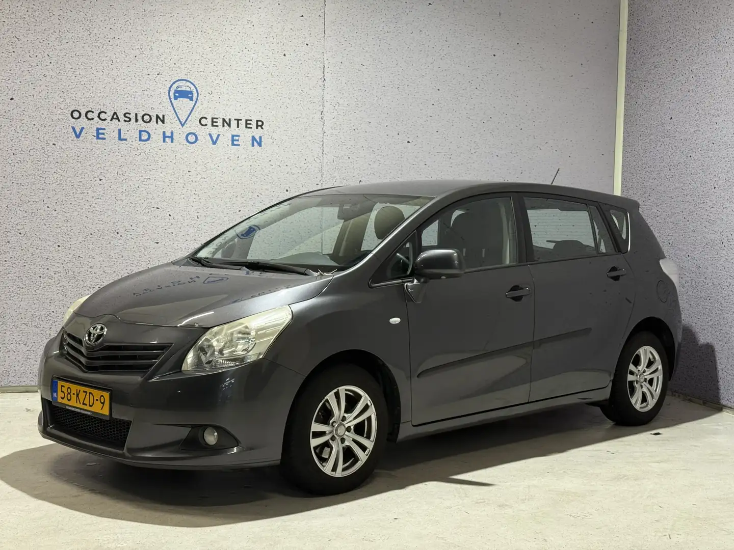 Toyota Verso 1.8 VVT-i Aspiration // CLIMA // NAVIGATIE Grijs - 1