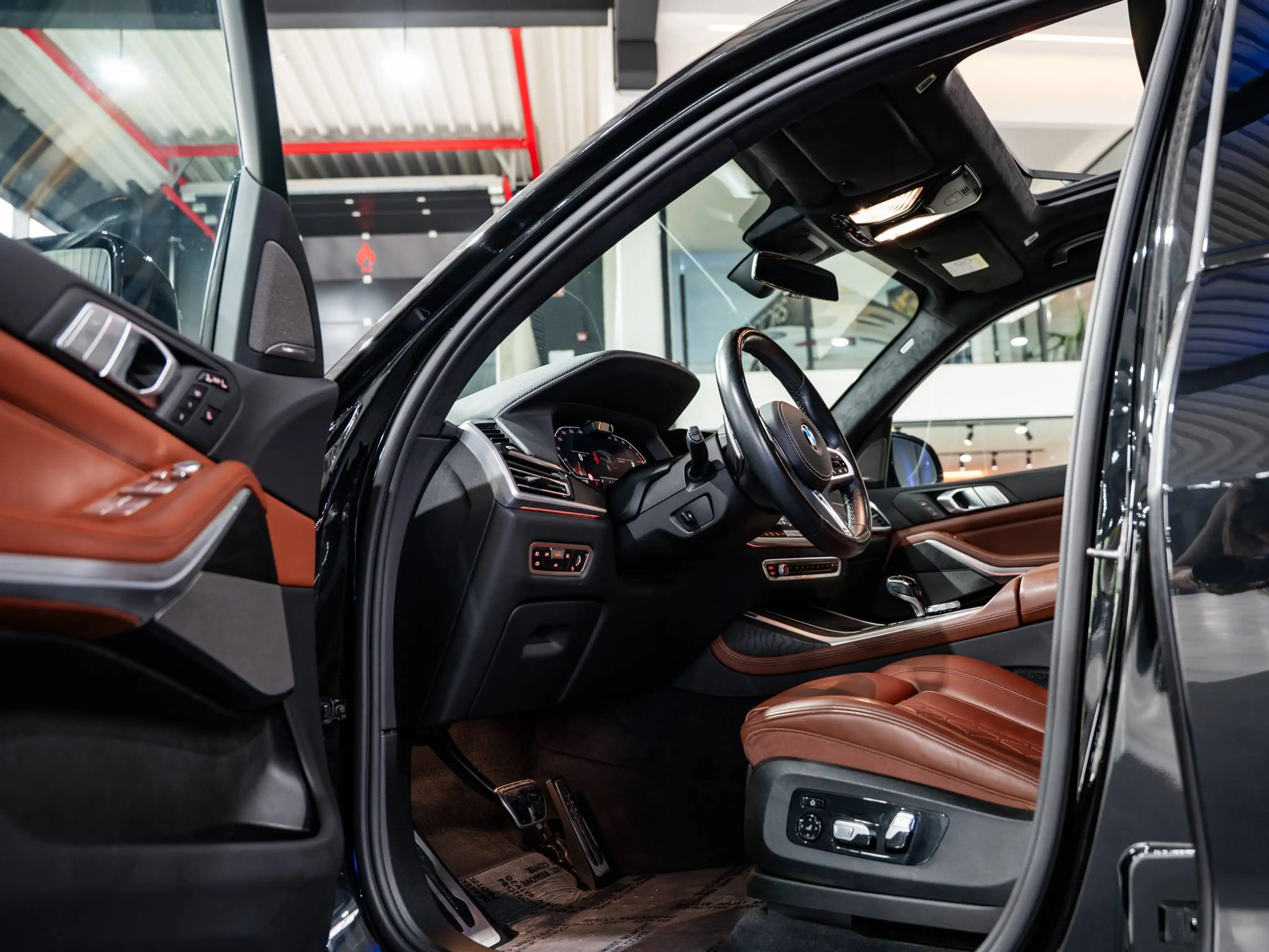 BMW X7 xDrive40i - MSport - Pano Sky Lounge – Laser – ACC - H&K – HUD – Soft Close - 360° — photo 10