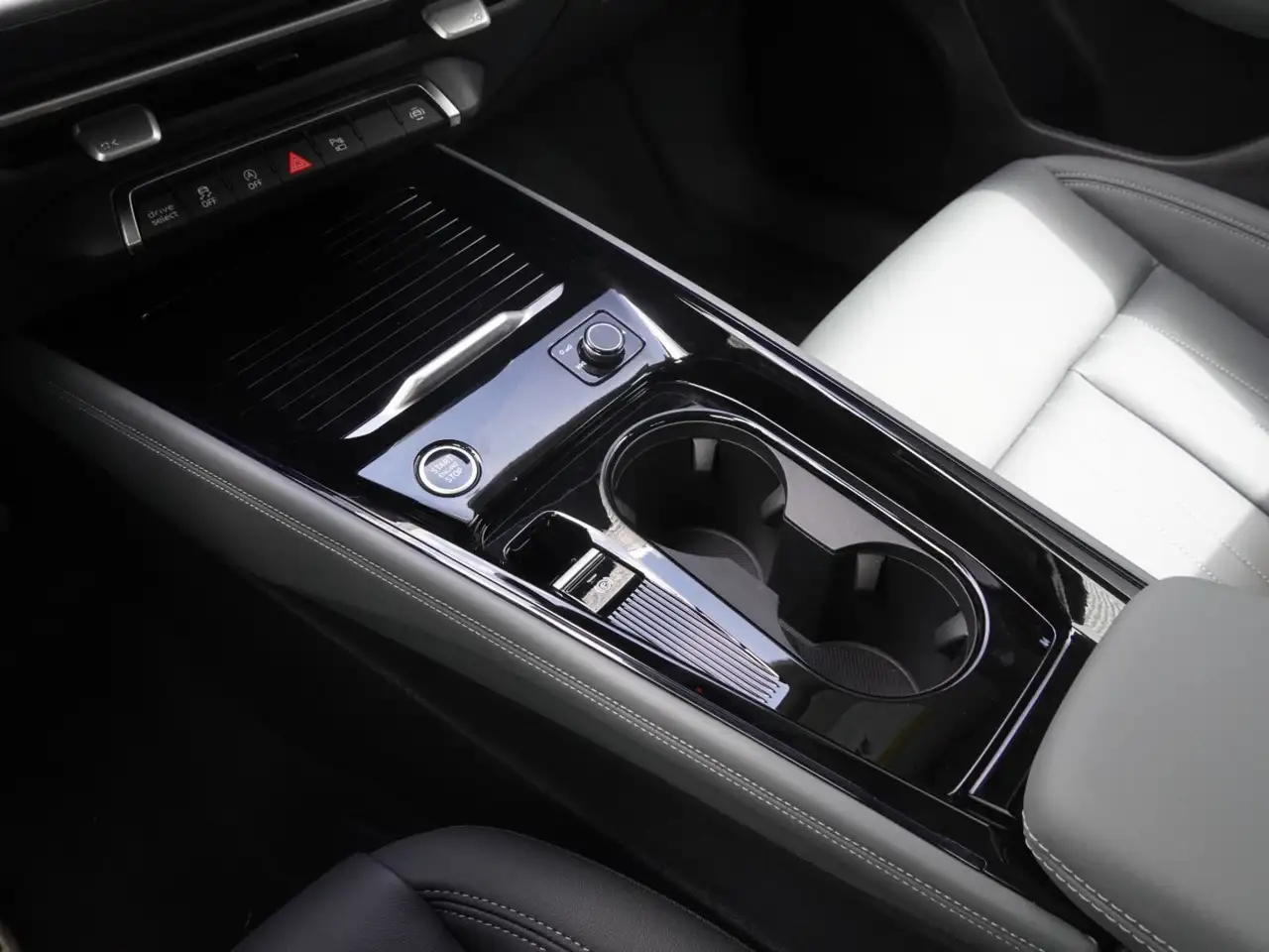 Audi Q3 снимка Audi Q3