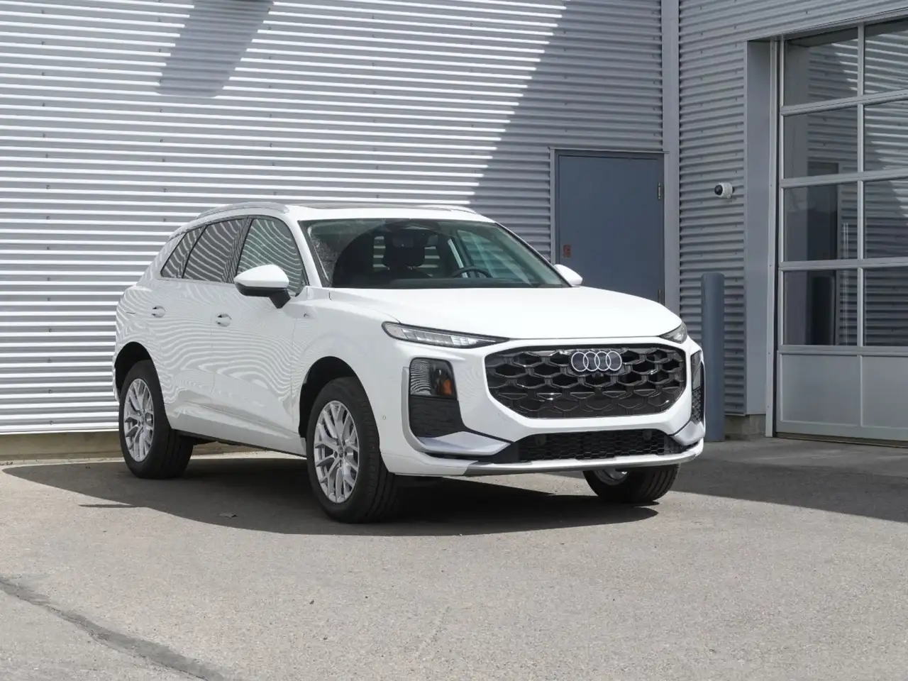 Audi Q3 снимка Audi Q3