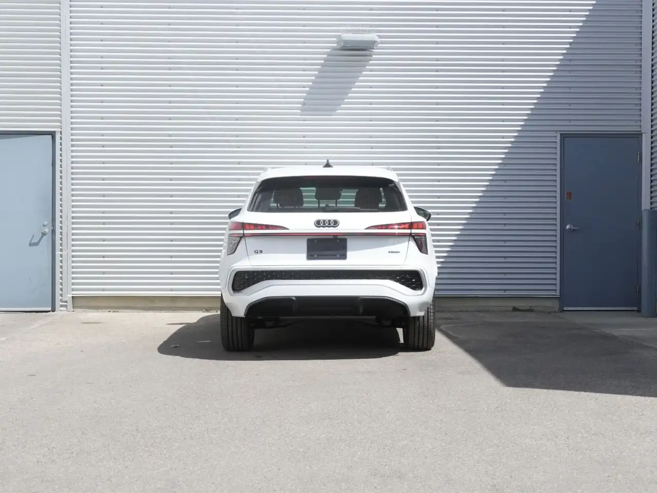 Audi Q3 снимка Audi Q3