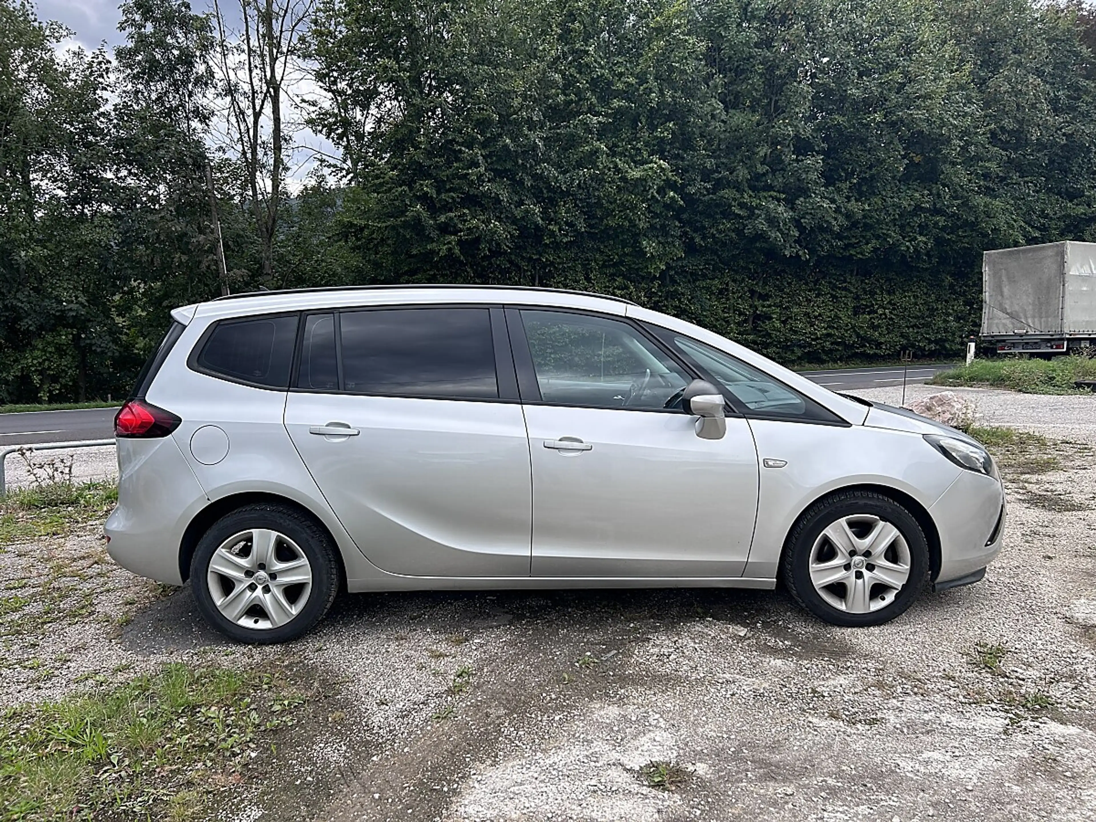 Opel Zafira Tourer 1,6 CDTI Ecotec Cool&Sound Start/Stop — photo 6