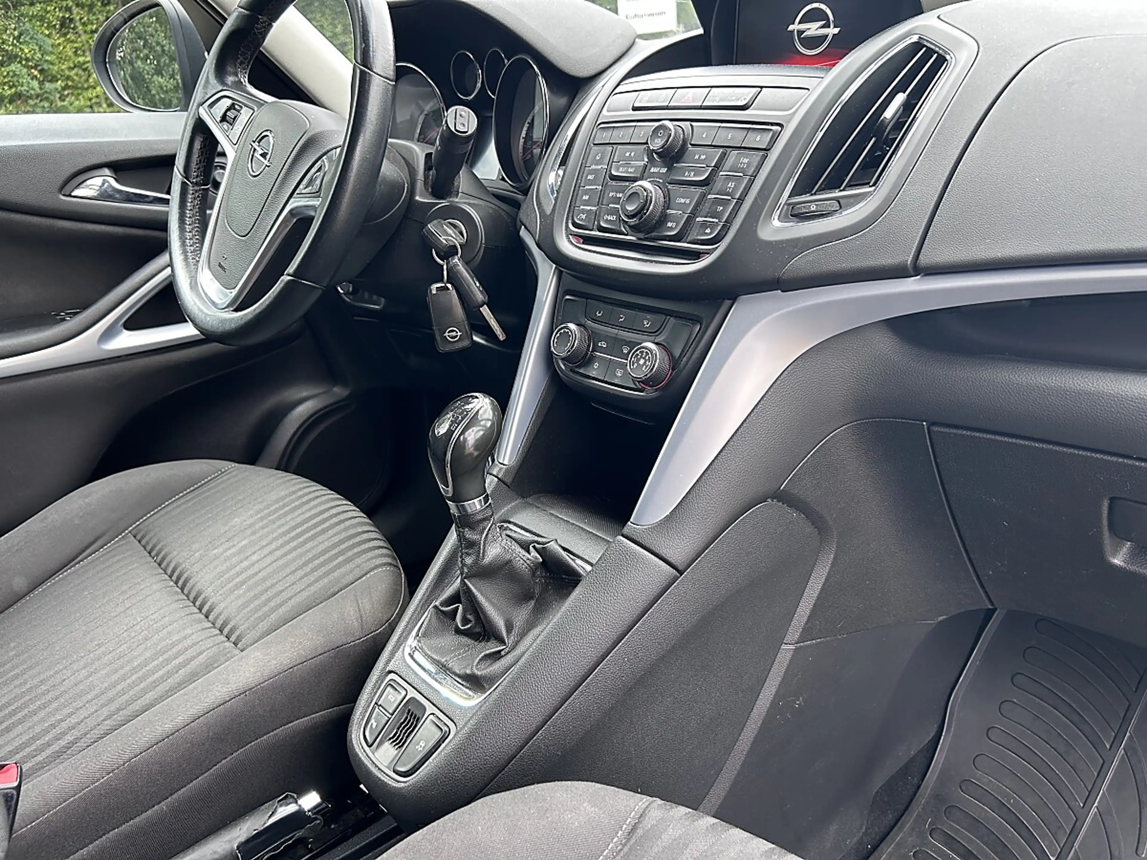 Opel Zafira Tourer 1,6 CDTI Ecotec Cool&Sound Start/Stop — photo 13