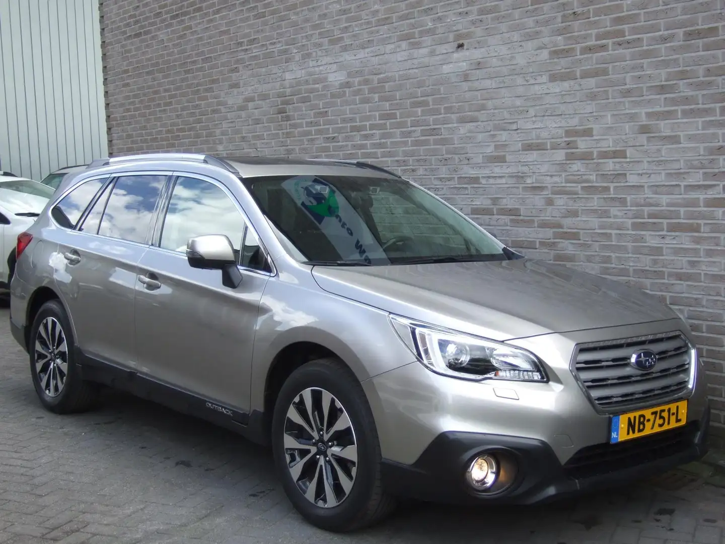 Subaru OUTBACK 2.5i Premium - Lederen bekleding - Schuifdak -Trek Grijs - 1