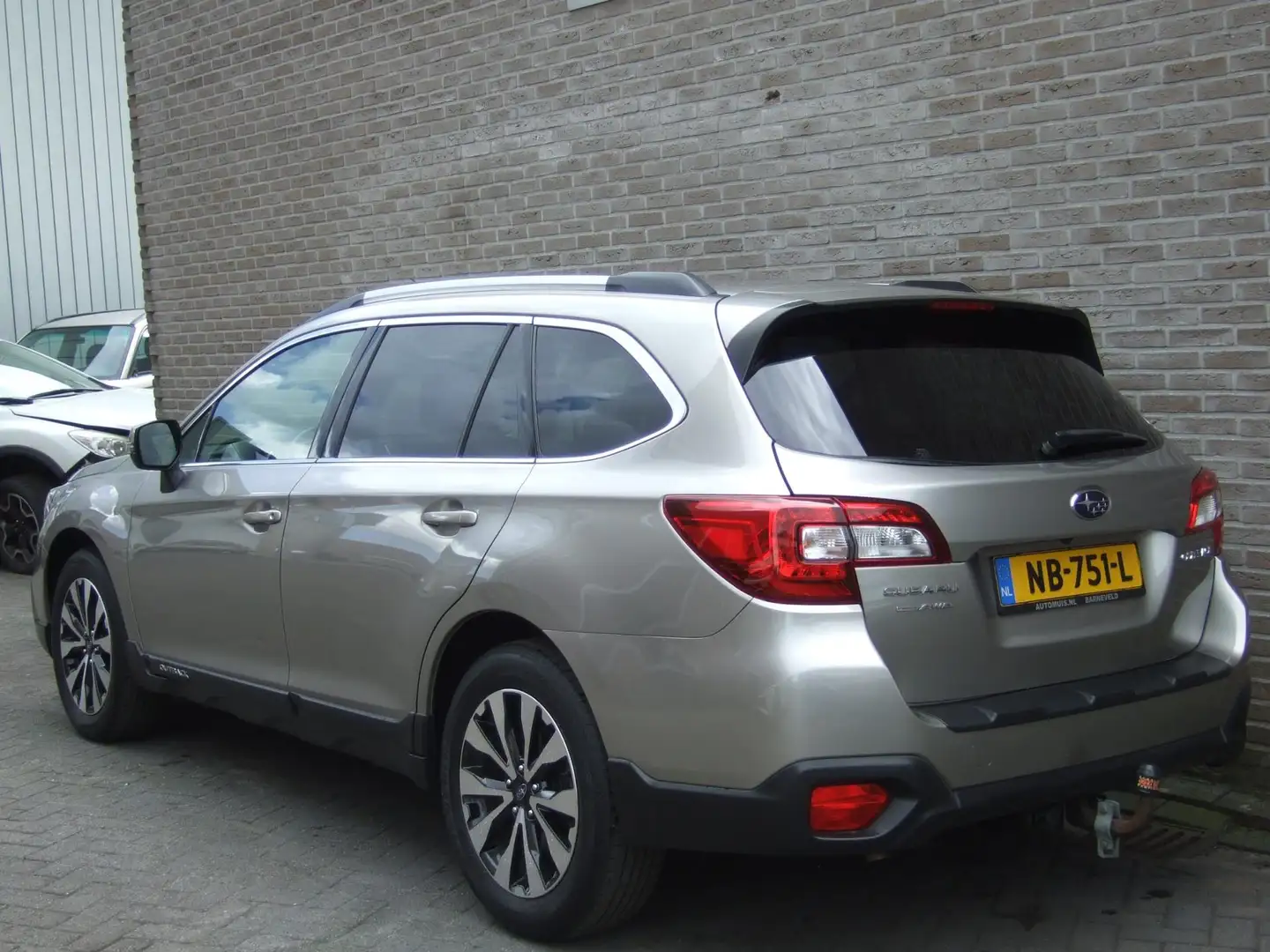 Subaru OUTBACK 2.5i Premium - Lederen bekleding - Schuifdak -Trek Grijs - 2