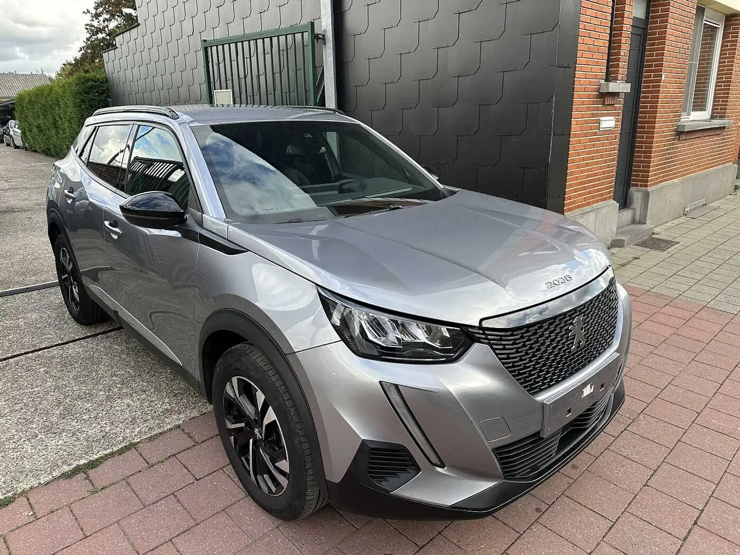 Peugeot 2008 1.2 I MET 23DKM EDTION ALLURE PACK Gris - 2